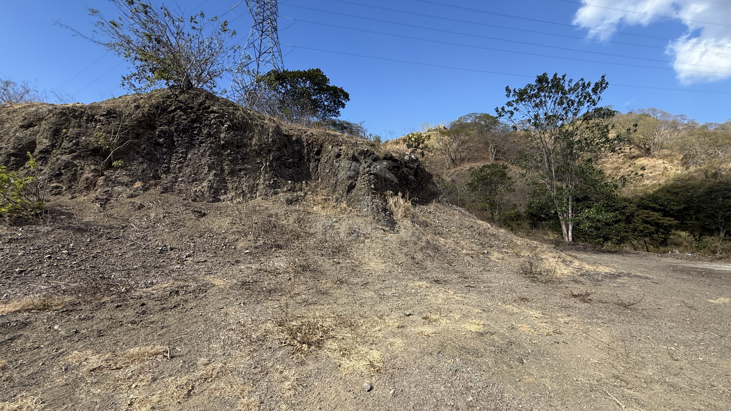 1.4 Hectares in Nuevo Colón, Guanacaste – 92 m Road Frontage