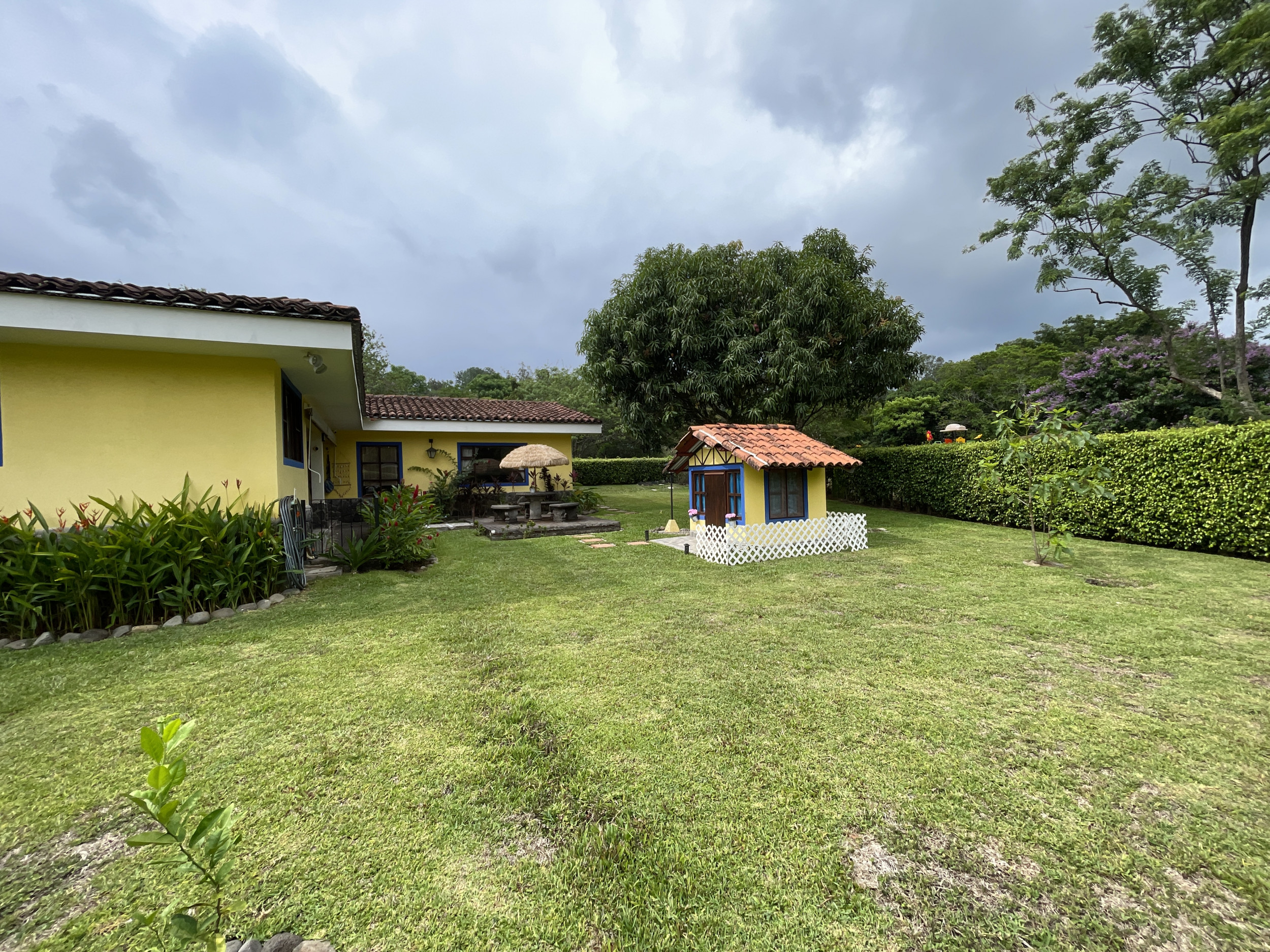 SOLD Charming Single-Story Residence in Los Reyes La Guacima: Your Ideal Home Awaits!