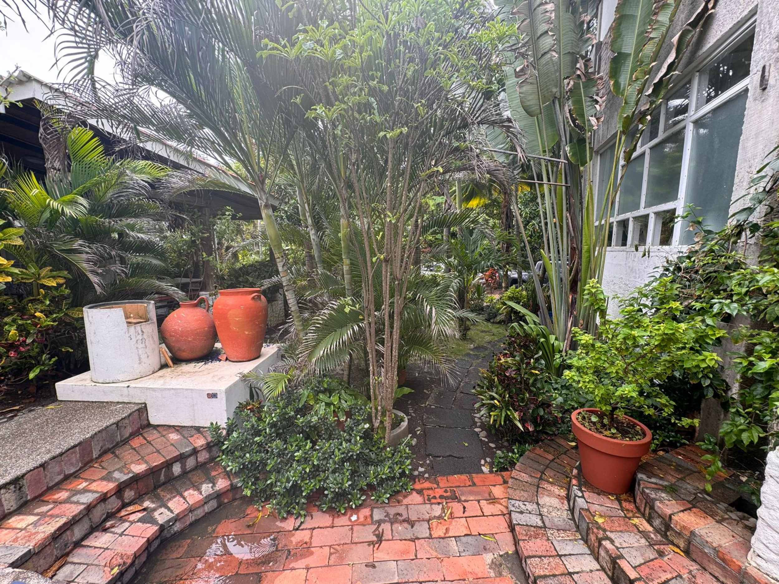 Beachfront house and apartments for sale Tivives SOLD