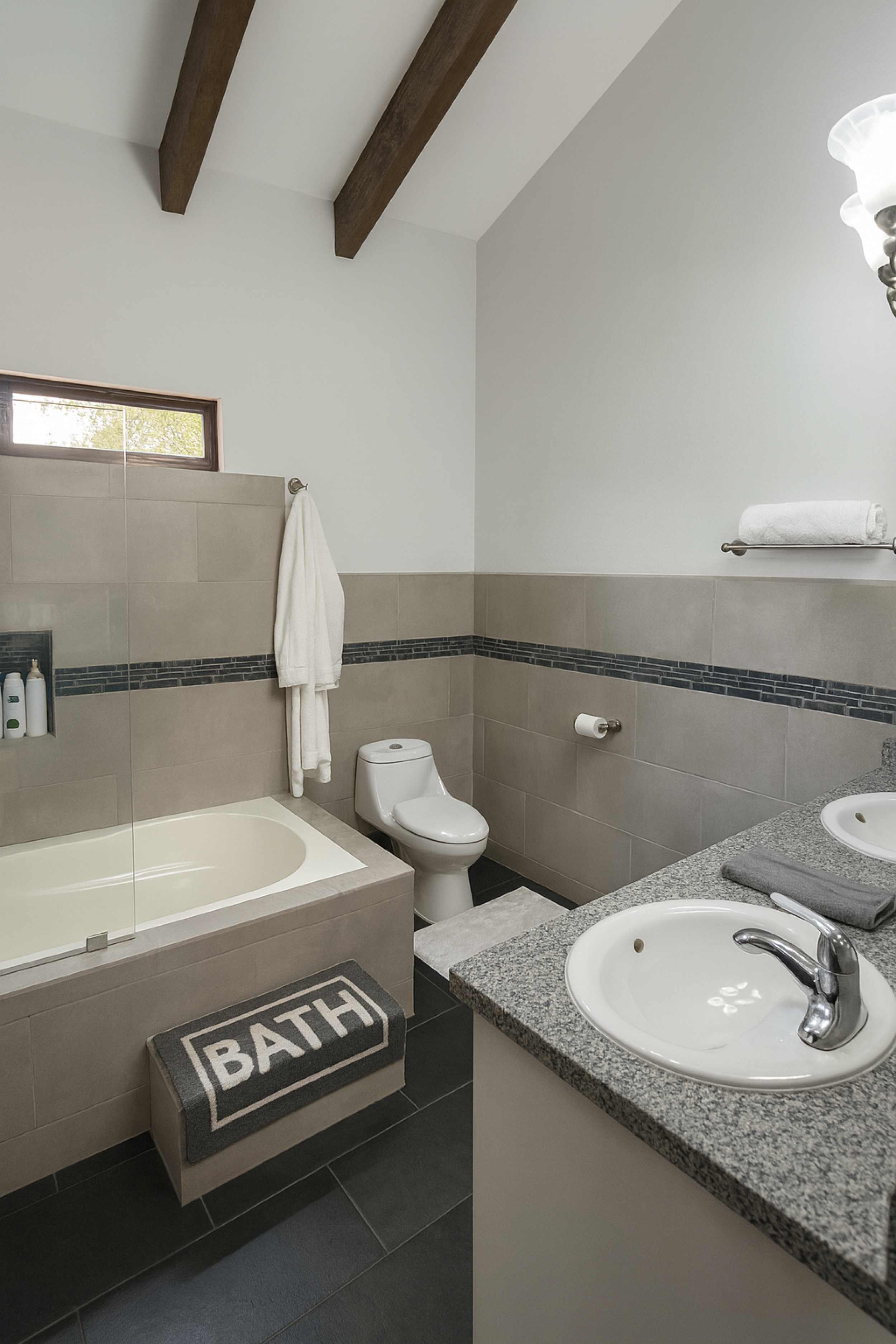 Stunning Home with Pool, Guest Apartments and Panoramic Views in Escazú | ISOLD