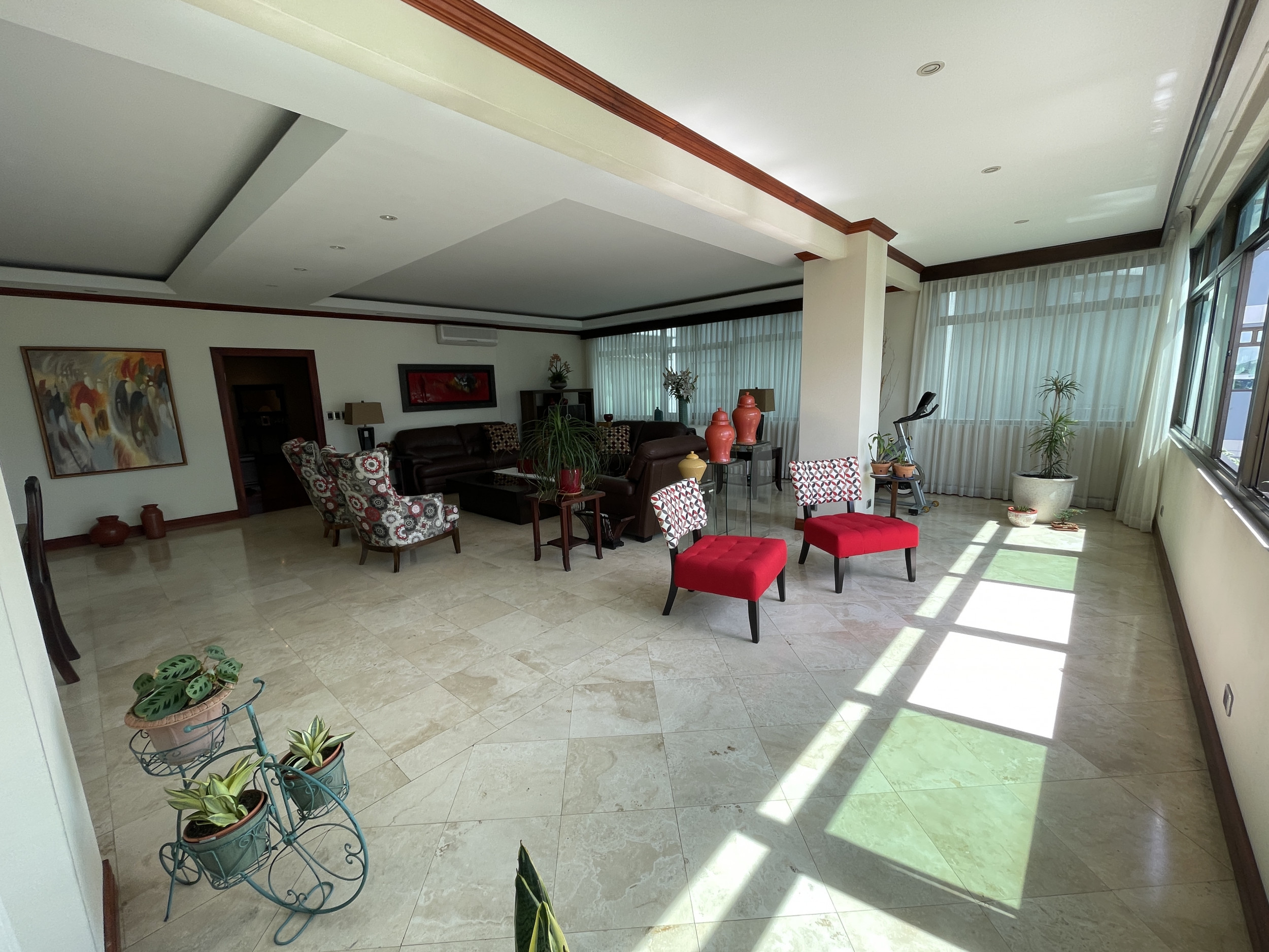 Trejos Montealegre, elegant apartment for sale SOLD