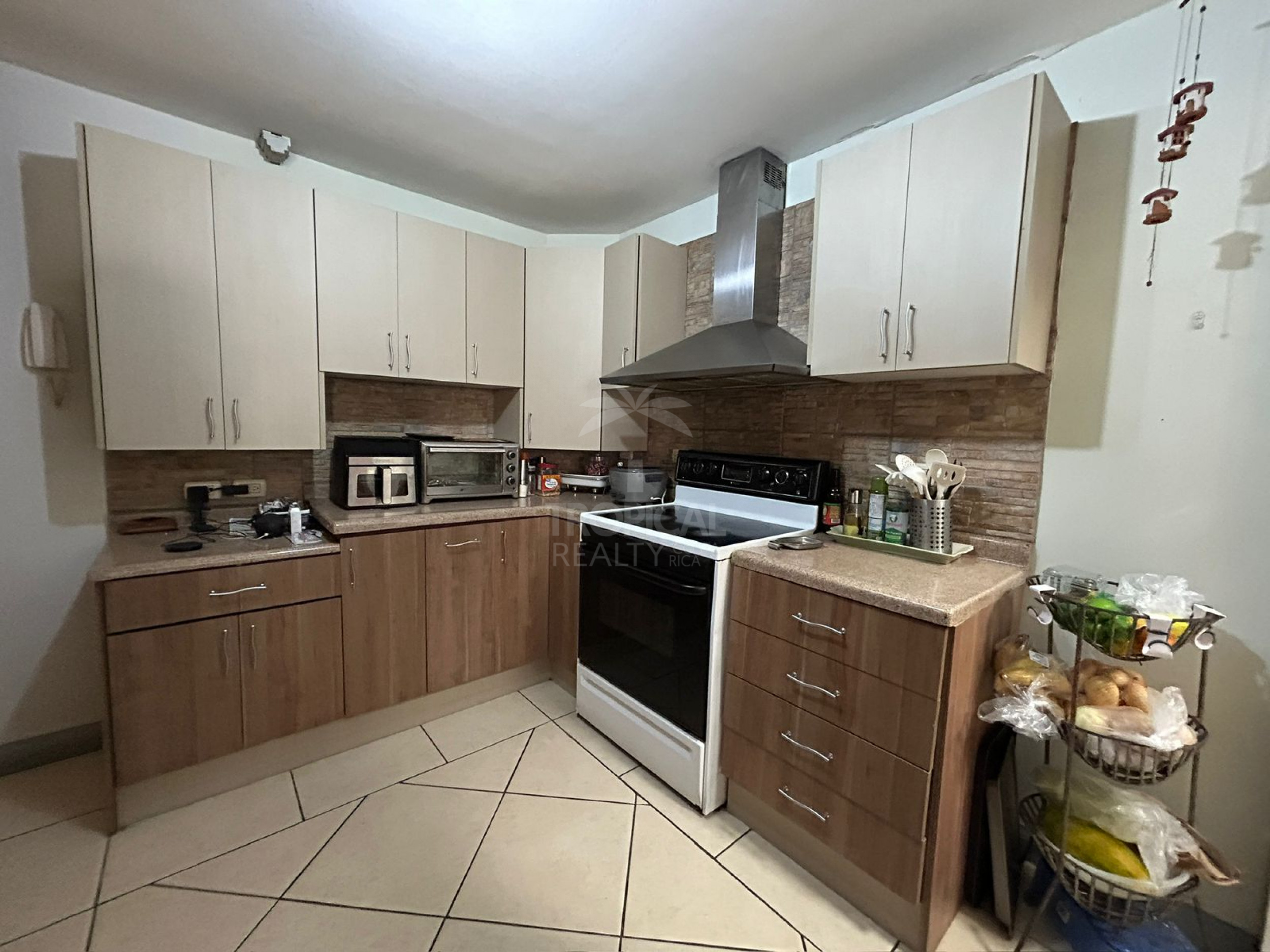 Independent Home for Sale in San Francisco de Dos Ríos – Spacious Layout, Office & Patio