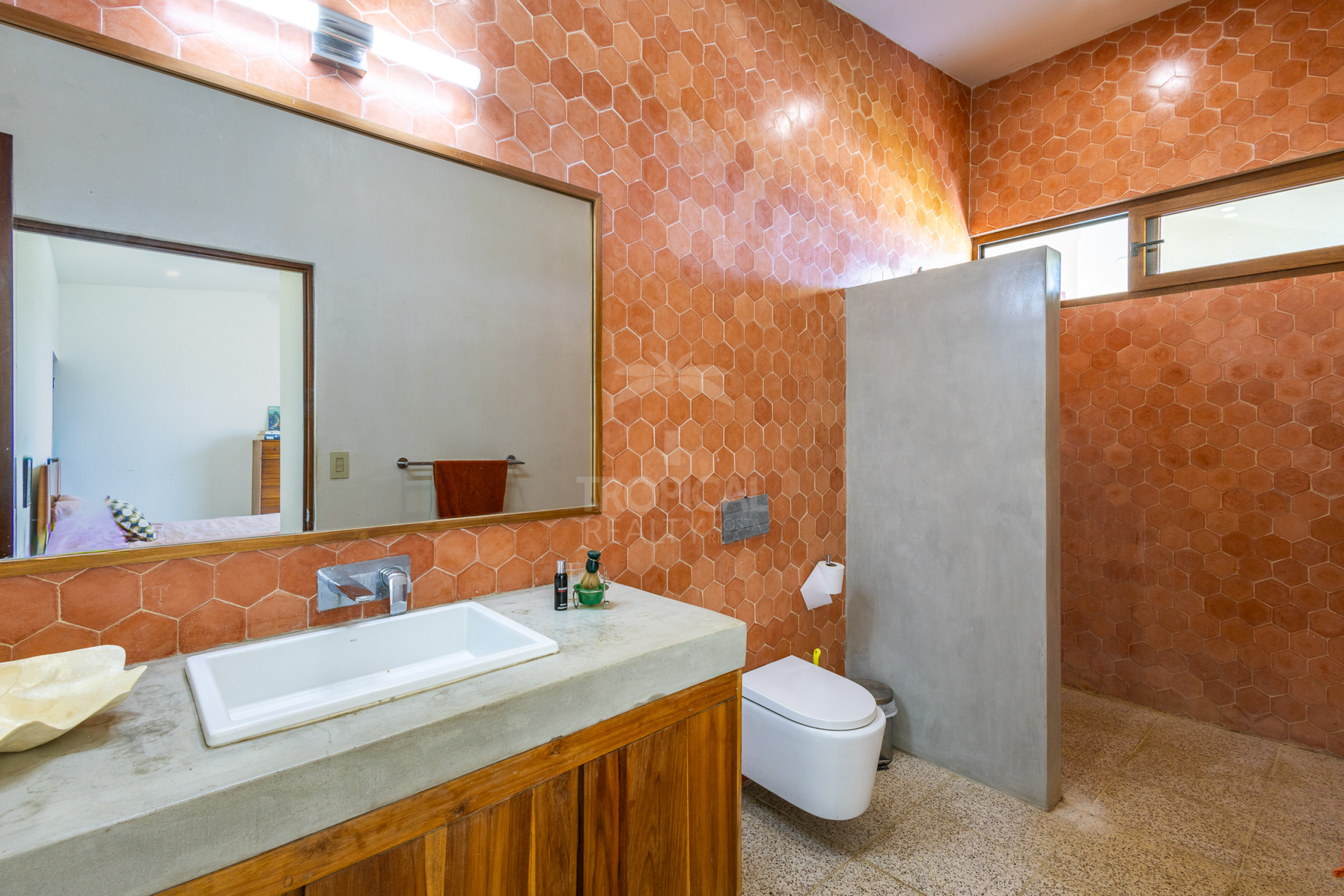 Villa de lujo con vista al mar en condominio cerrado – 3 habitaciones / 3.5 baños, piscina y lote de 5.000 m²