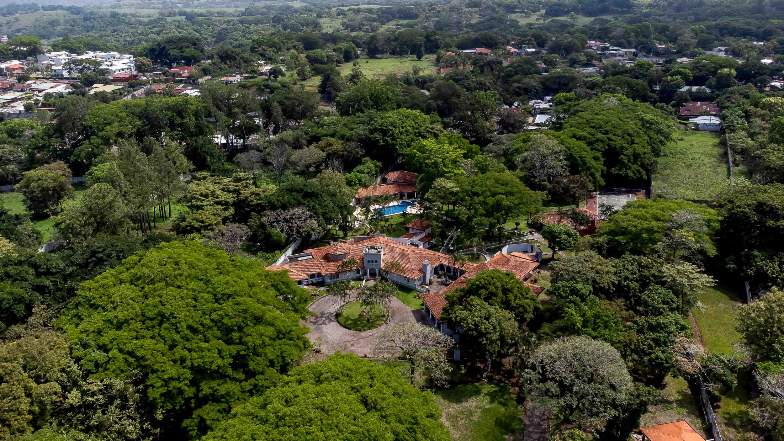 Resort-Style Luxury Villa in Turrucares, Alajuela: Your Dream Home Awaits!