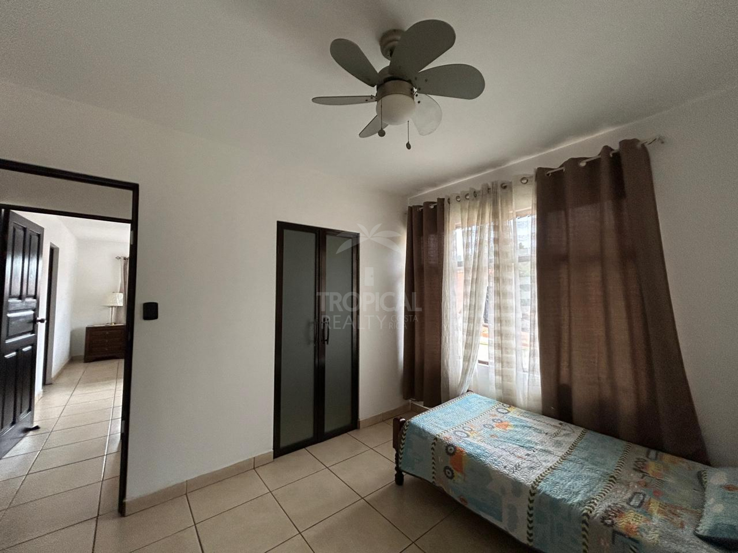 For Sale: Property with Two Independent Apartments – Pozos, Santa Ana