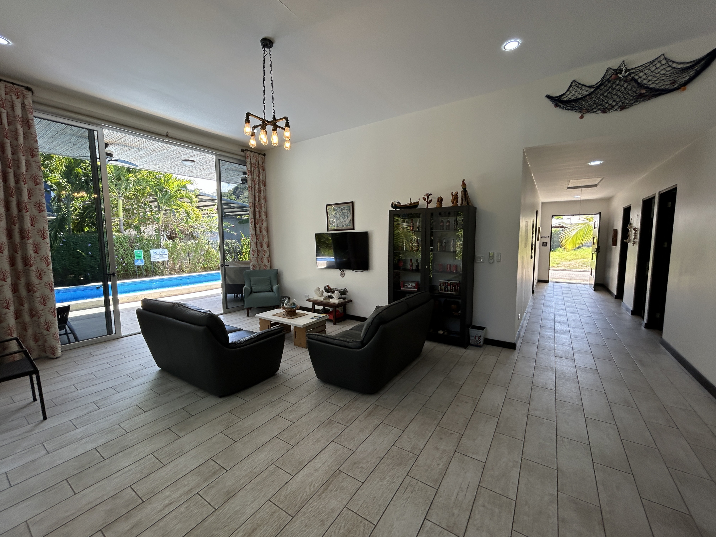 Beach-house for sale in gated community Punta Leona