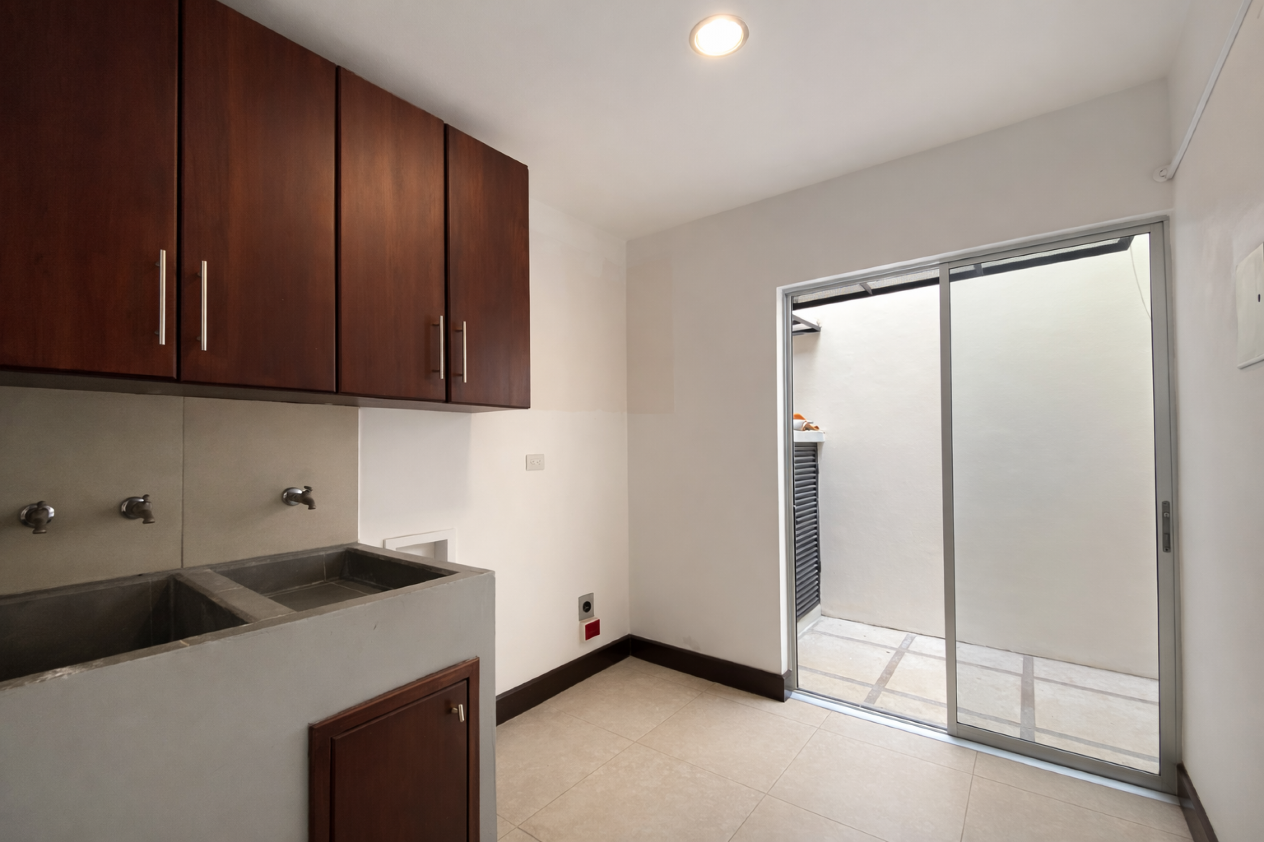 Modern Two-Story Home for Rent in La Rambla – Panasonic Area, Alajuela