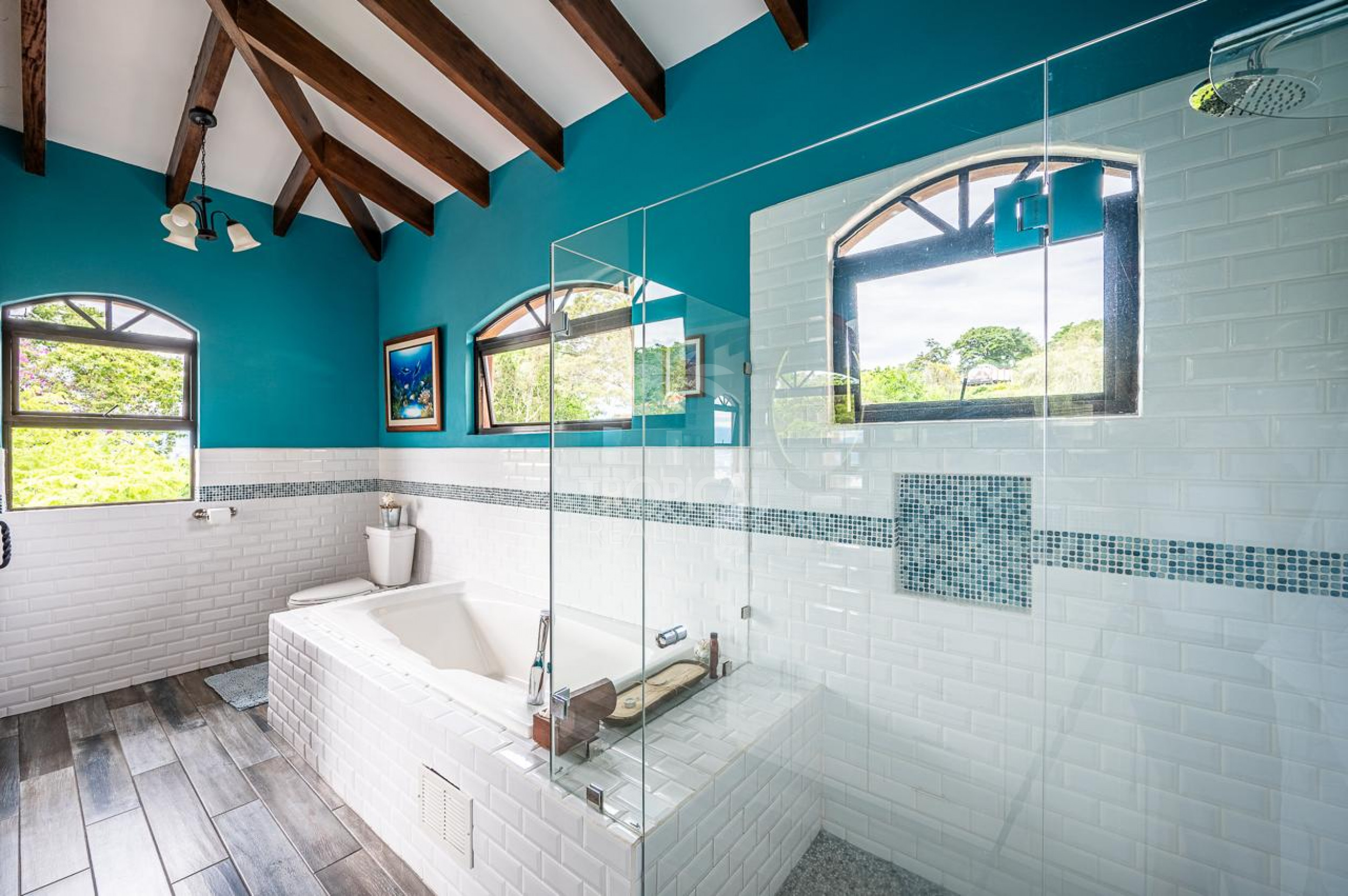 Panoramic home Escazu, property with a home and 2 apartments SOLD
