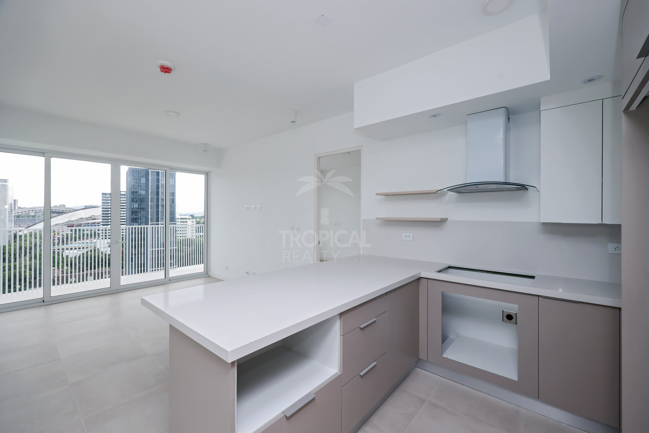 Contemporary City View Apartment – La Sabana, San José