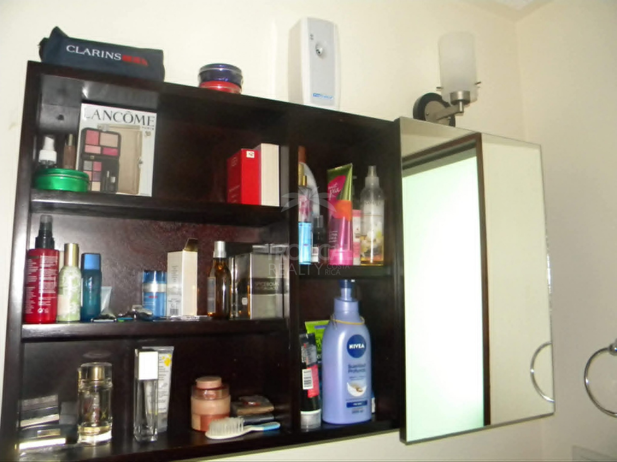 Modern Apartment with Two Balconies for Sale at Torre Parque 160, Concasa