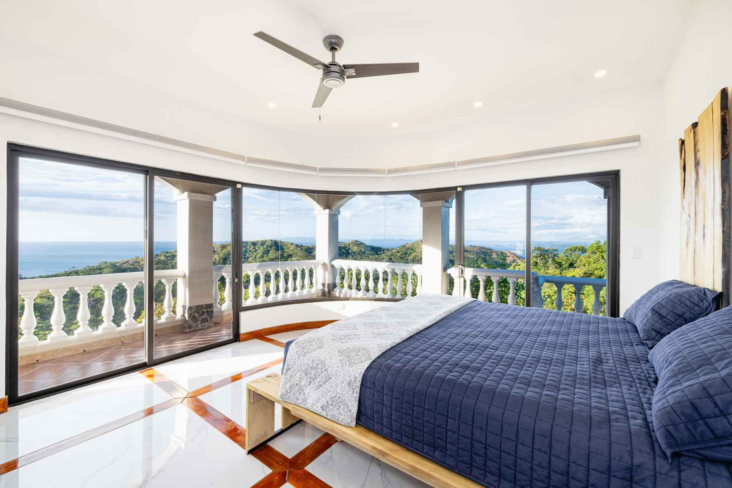 Luxury Villa in Guanacaste with Infinity Pool and Panoramic Ocean & Volcano Views
