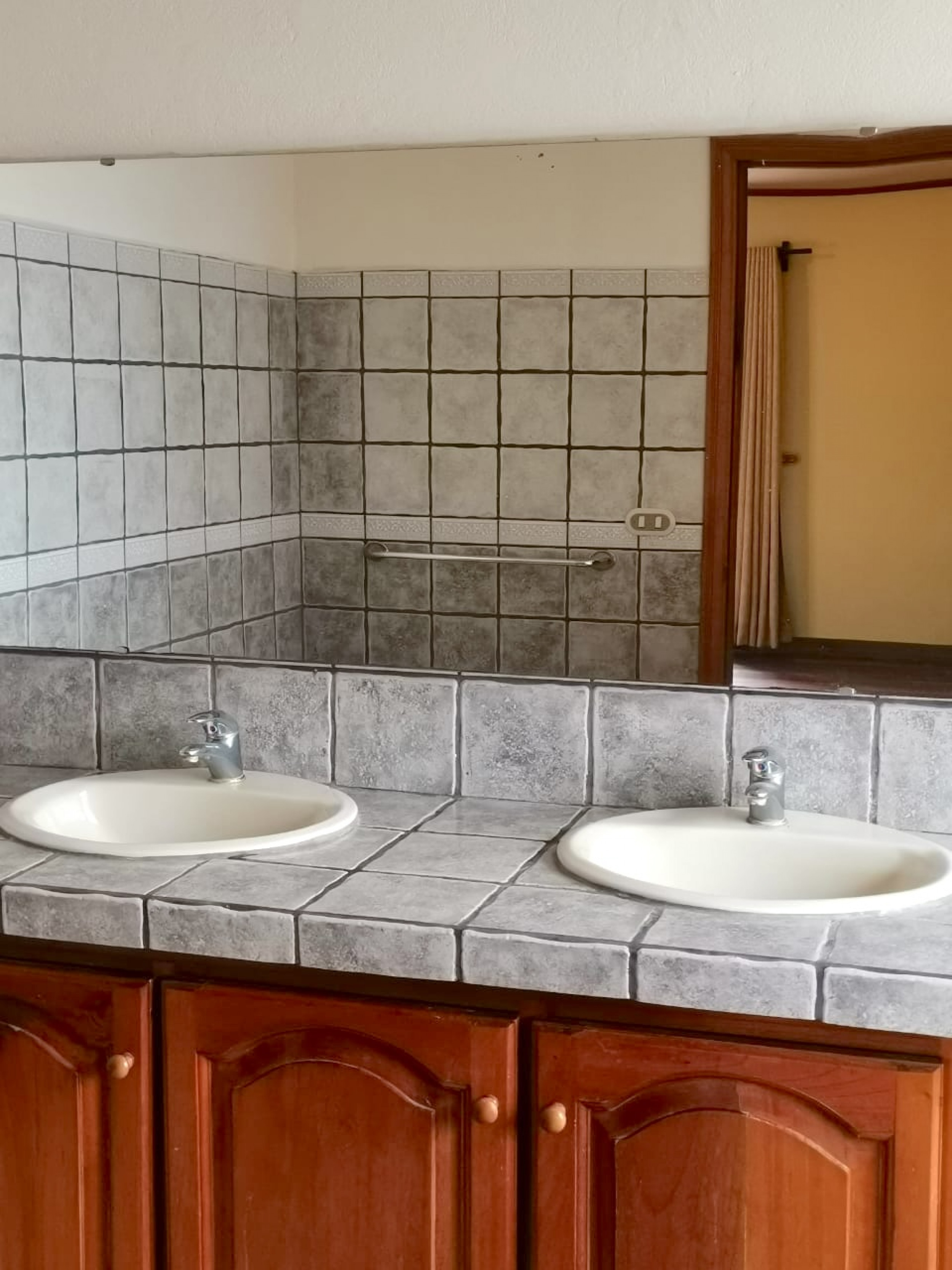 Santa Ana, Quintas Don Lalo, one sroty house for sale