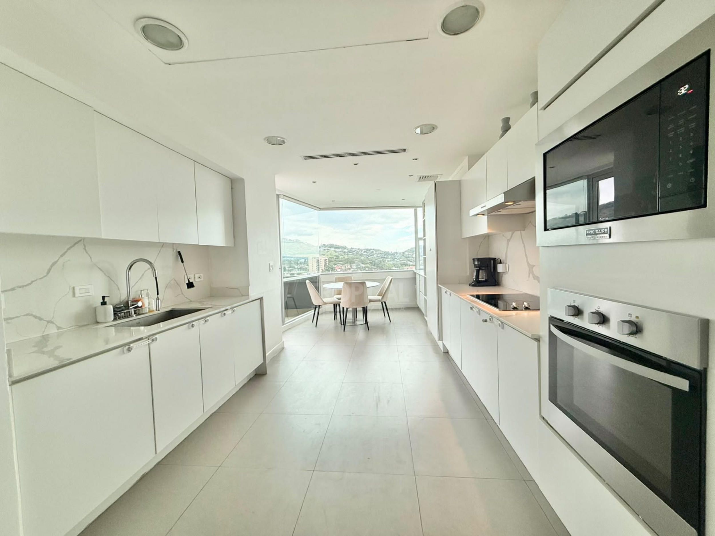 Luxurious Condo for Sale in Central Park Escazú – 3 Bedrooms, Premium Location, and Exclusive Lifestyle