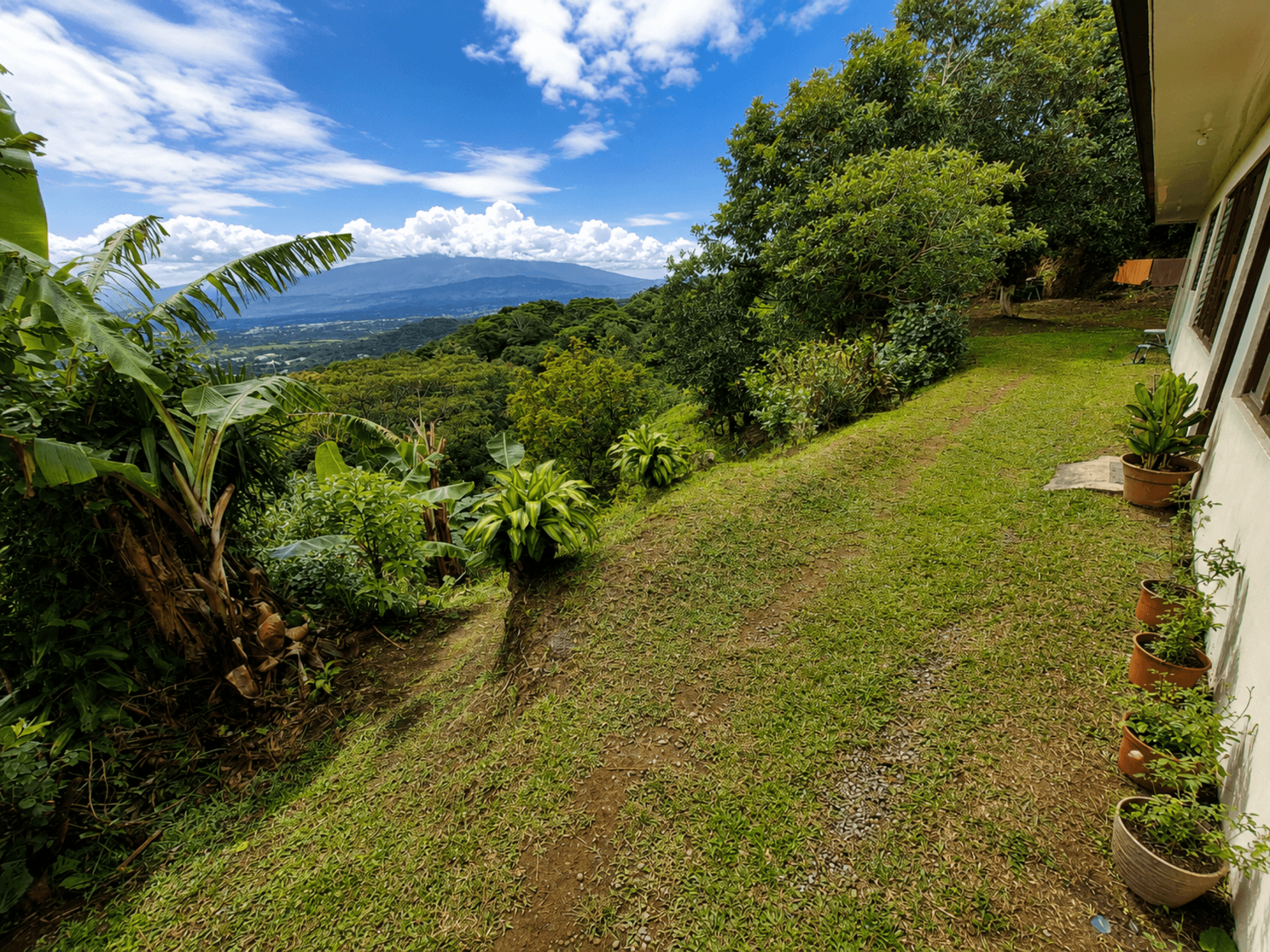 Home with large Lot and Spectacular Panoramic Views in Ciudad Colón