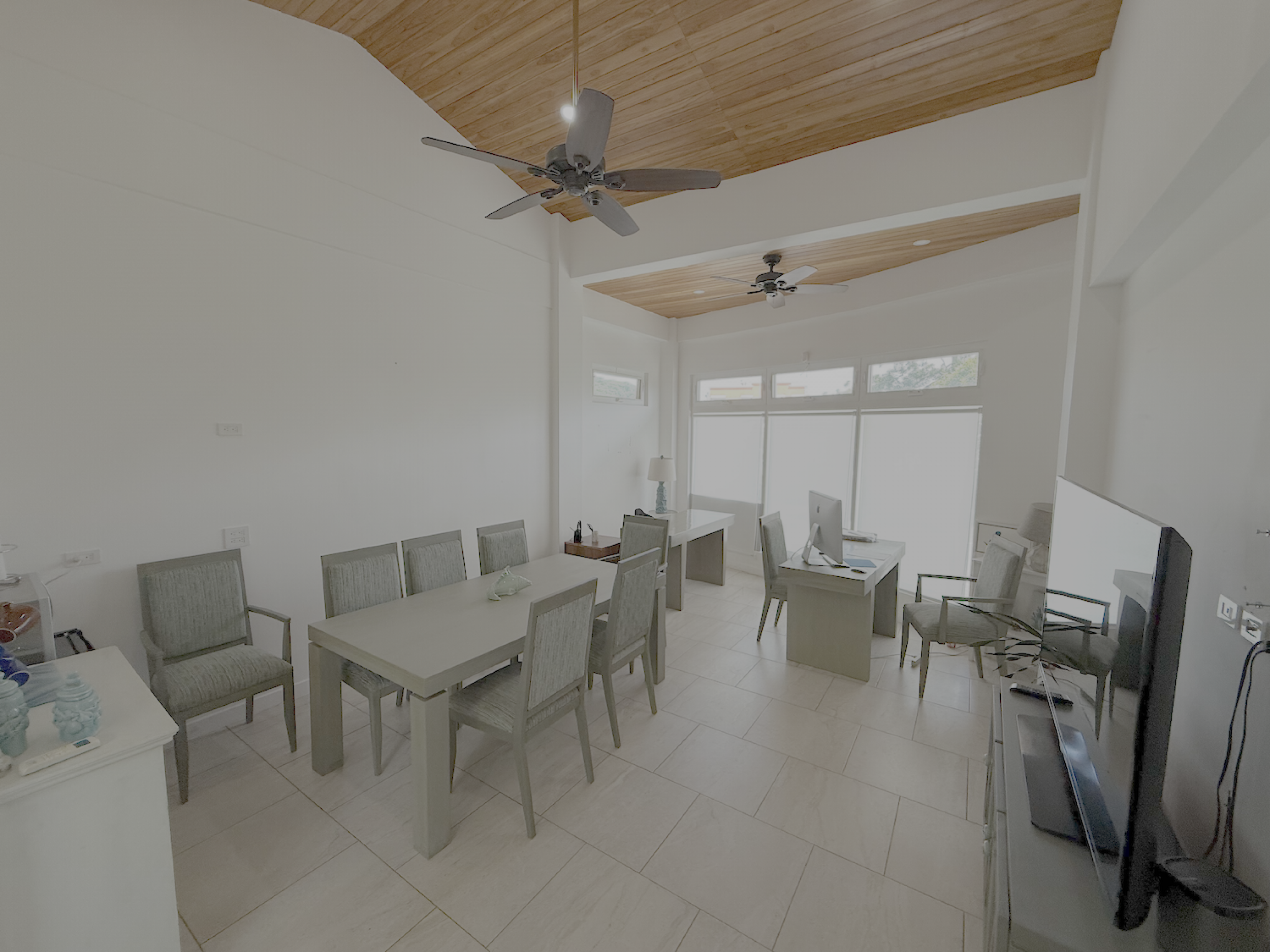 All-Inclusive Executive Office Steps from Marina Flamingo