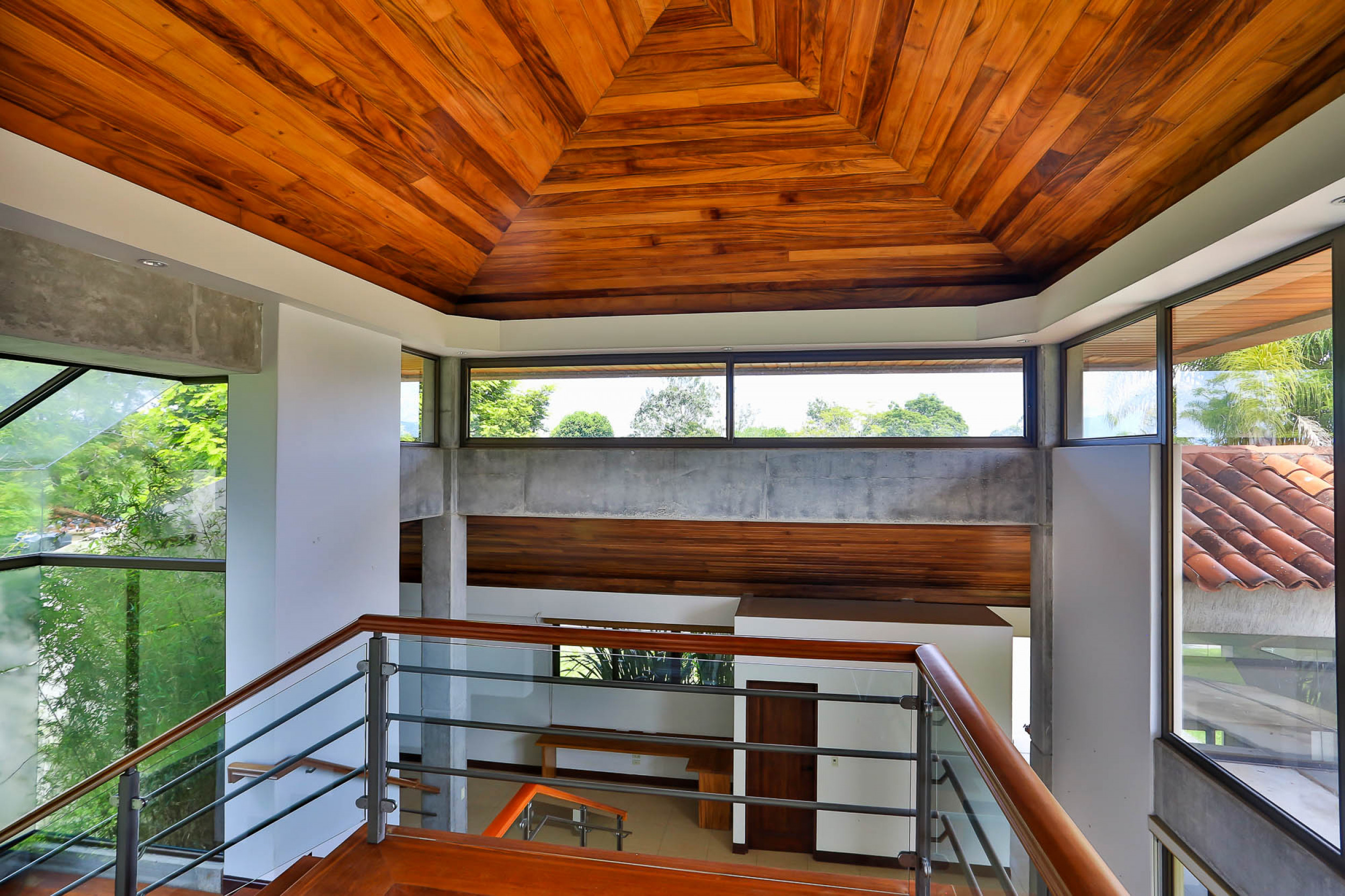 For Sale: Stunning Luxury Home in Monteran, Granadilla – Premier Location and Exclusive Privacy