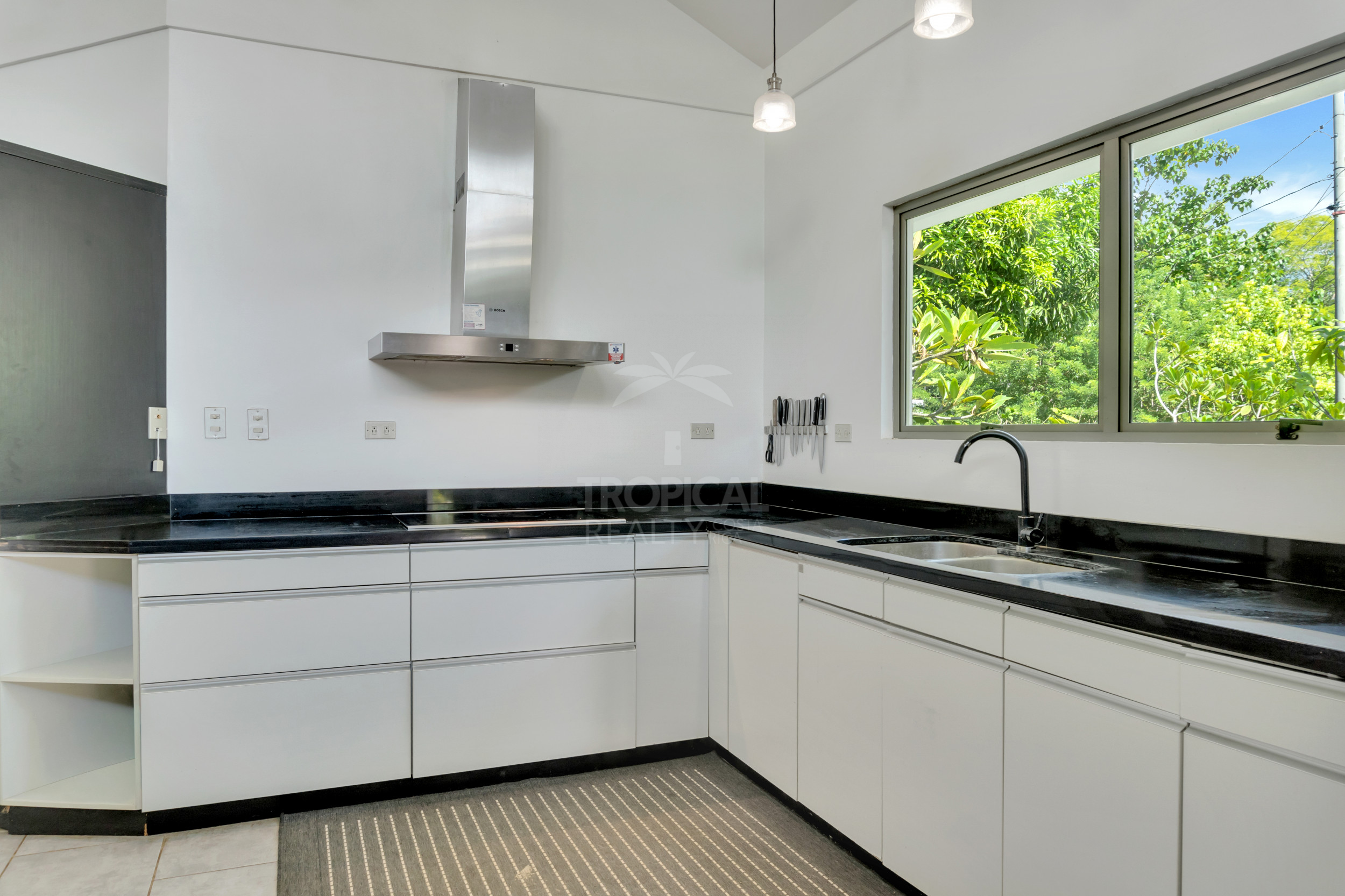 Modern Jungle Villa in Las Delicias – Santa Teresa