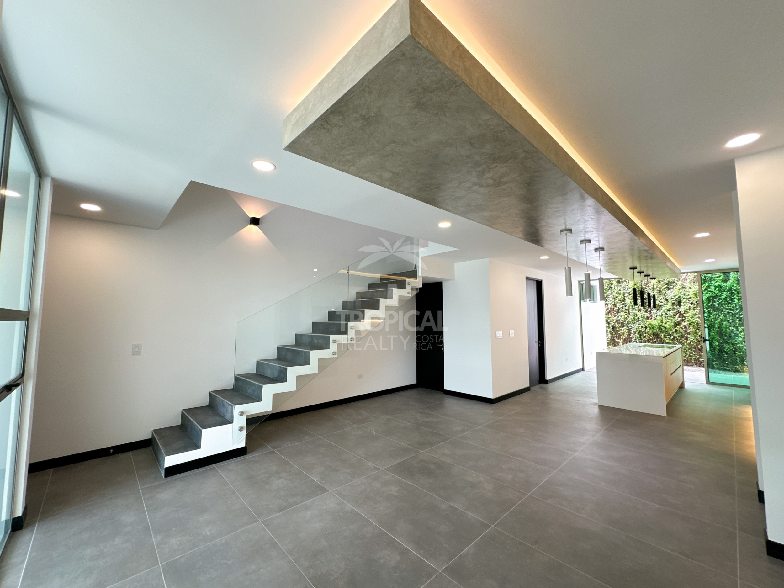 Discover your dream home in the prestigious Bonavista Condominium!