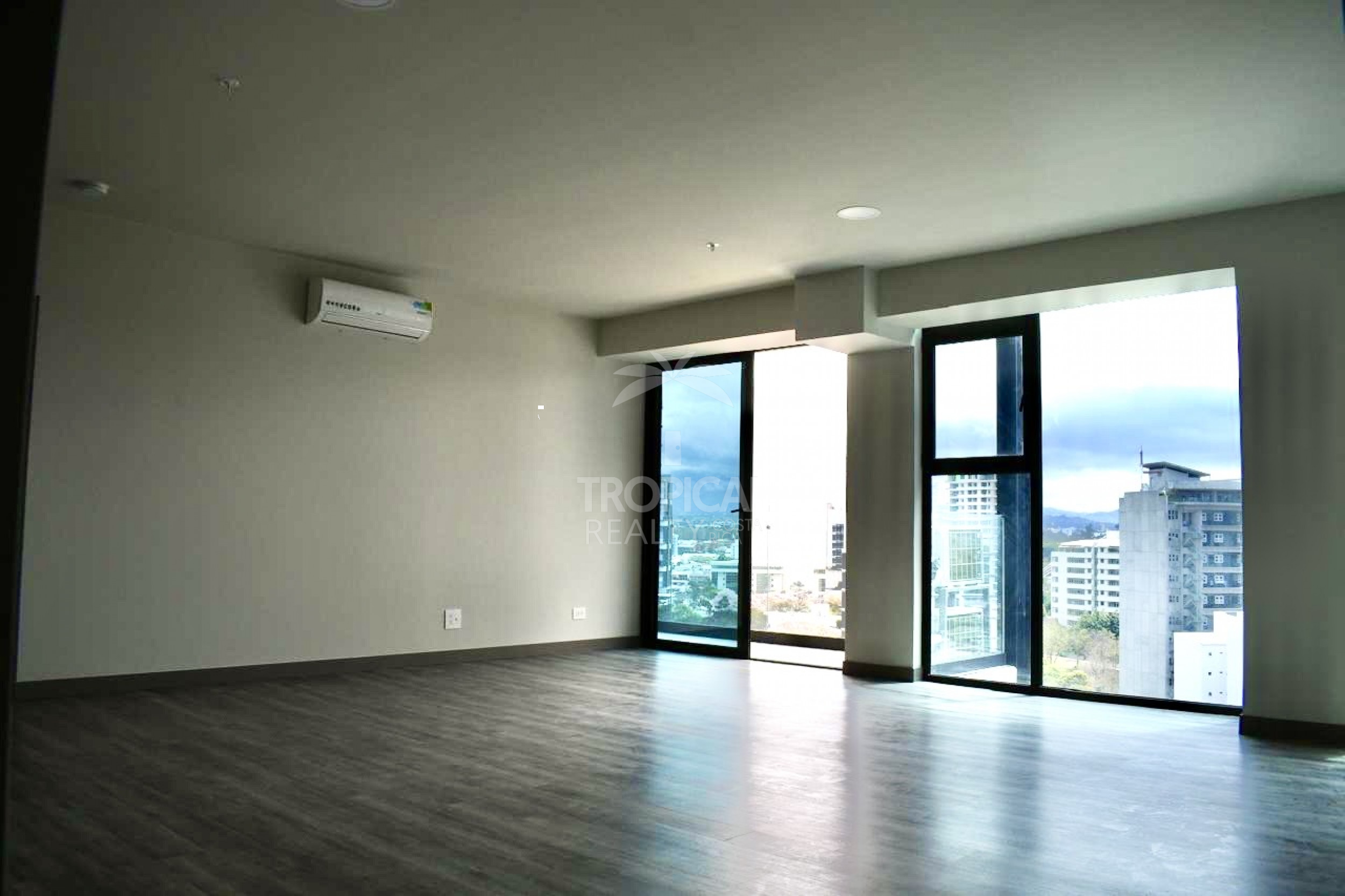 Apartment for Sale in Cosmopolitan Tower, Rohrmoser
