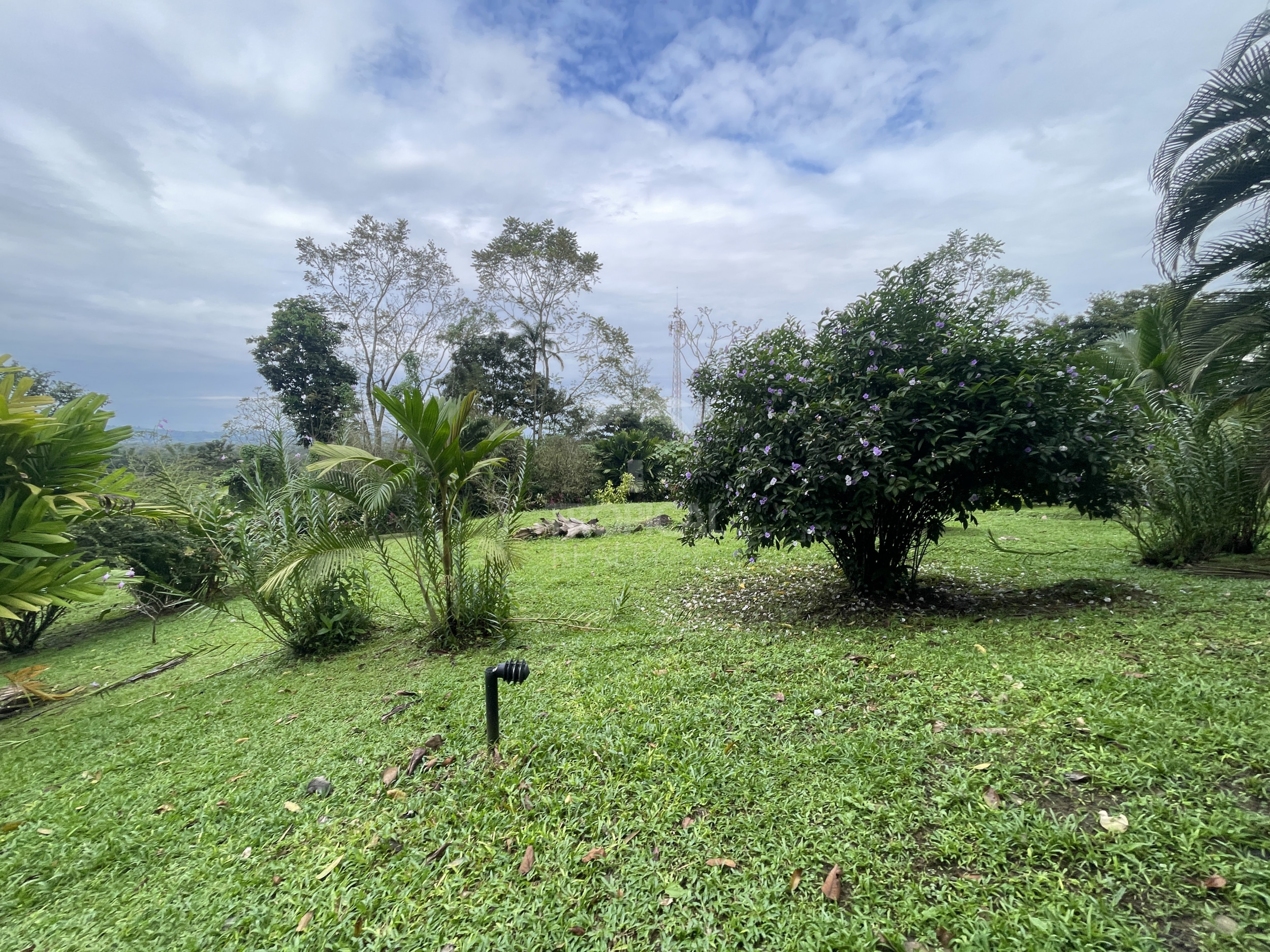 Own a Slice of Paradise in La Fortuna Arenal – Perfect for Living or Investing!