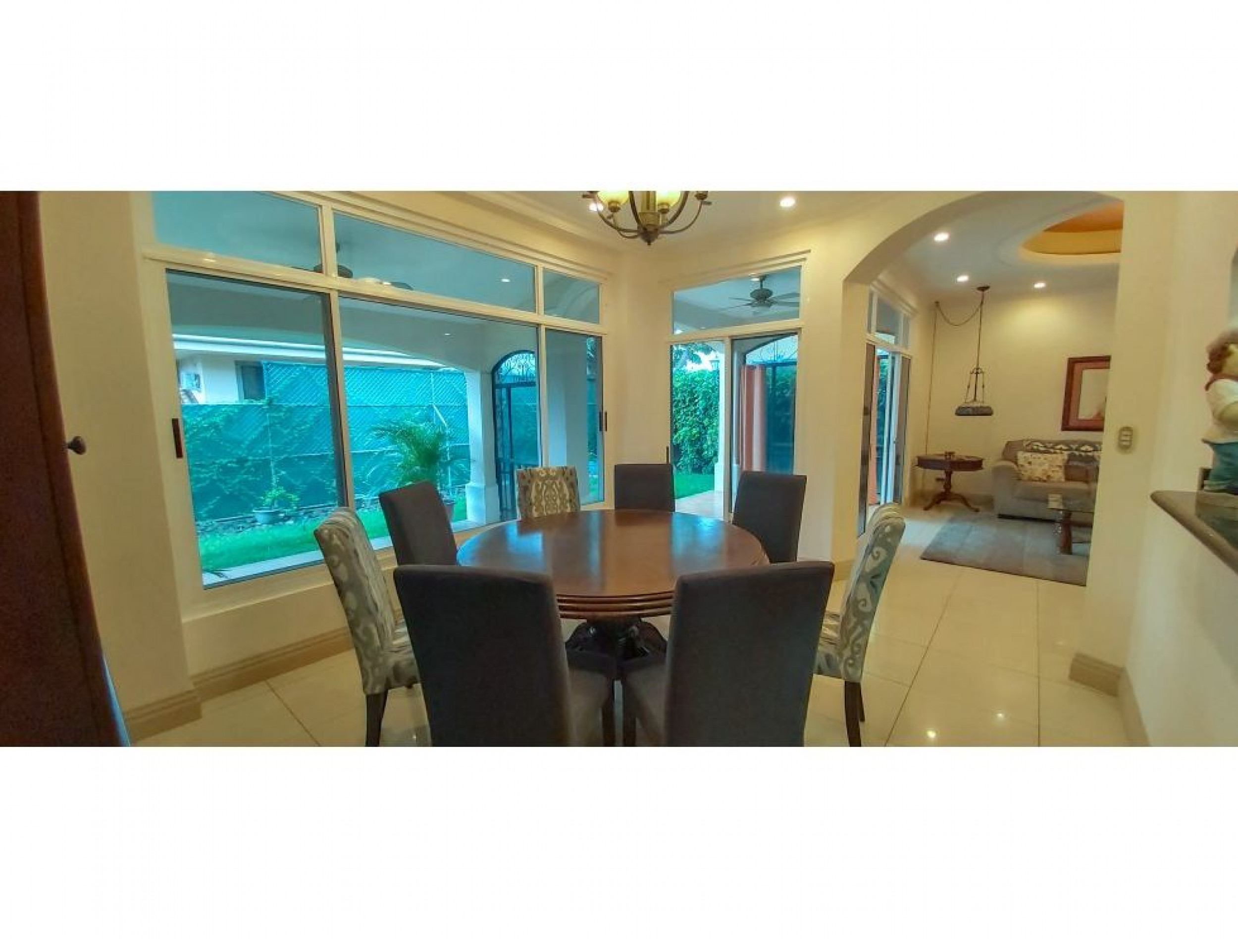 Charming Independent Residence available for Sale, Valle del Sol