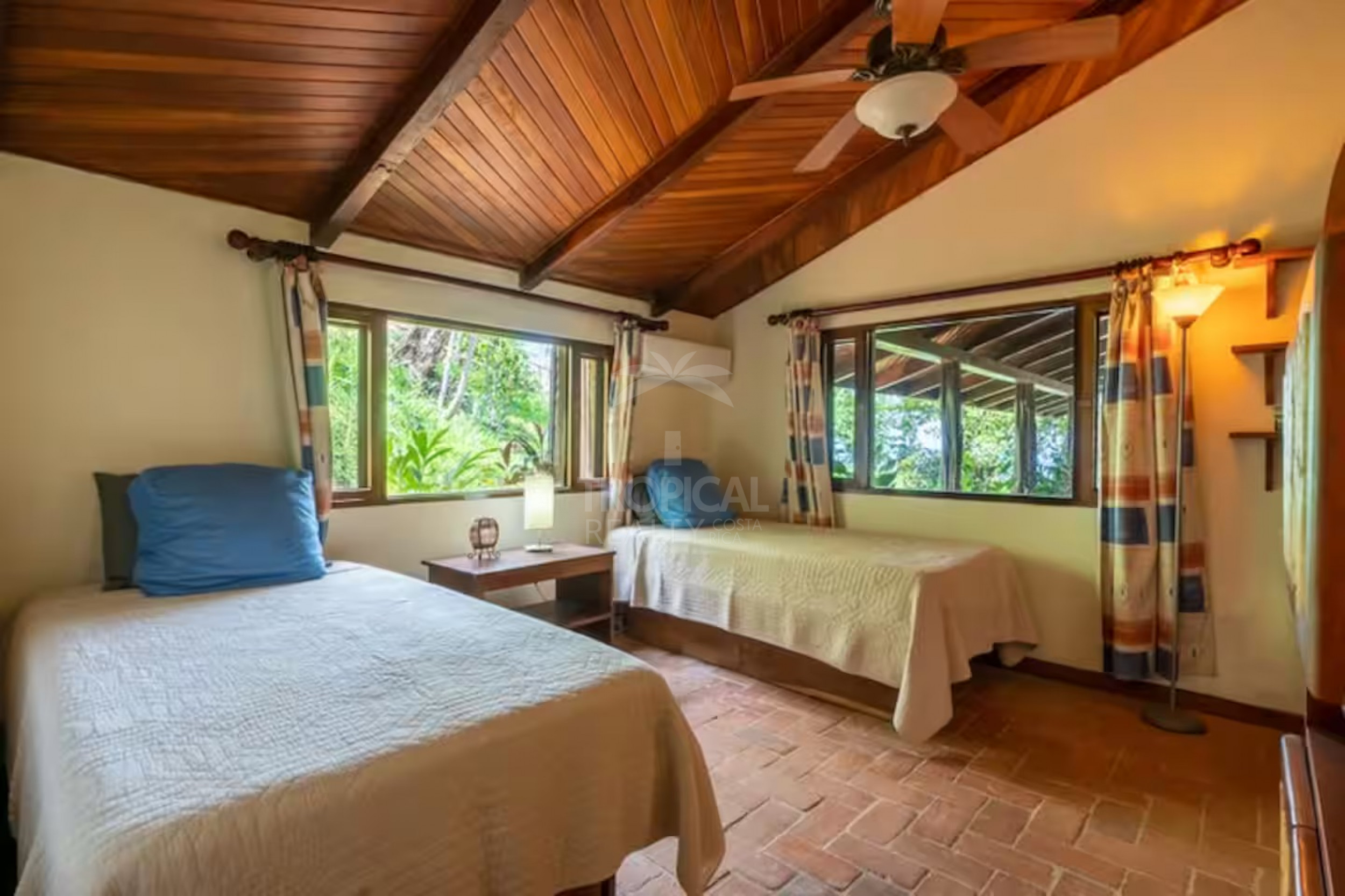 Exclusive 2-Bedroom Villa with Panoramic Ocean Views on the Cliff Top