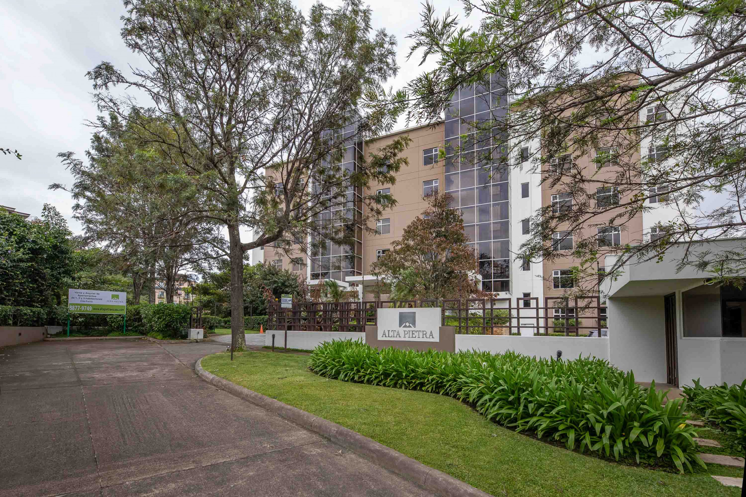Stunning 1-Bedroom Apartment with Panoramic City Views in Bello Horizonte, Escazu - Luxury Living