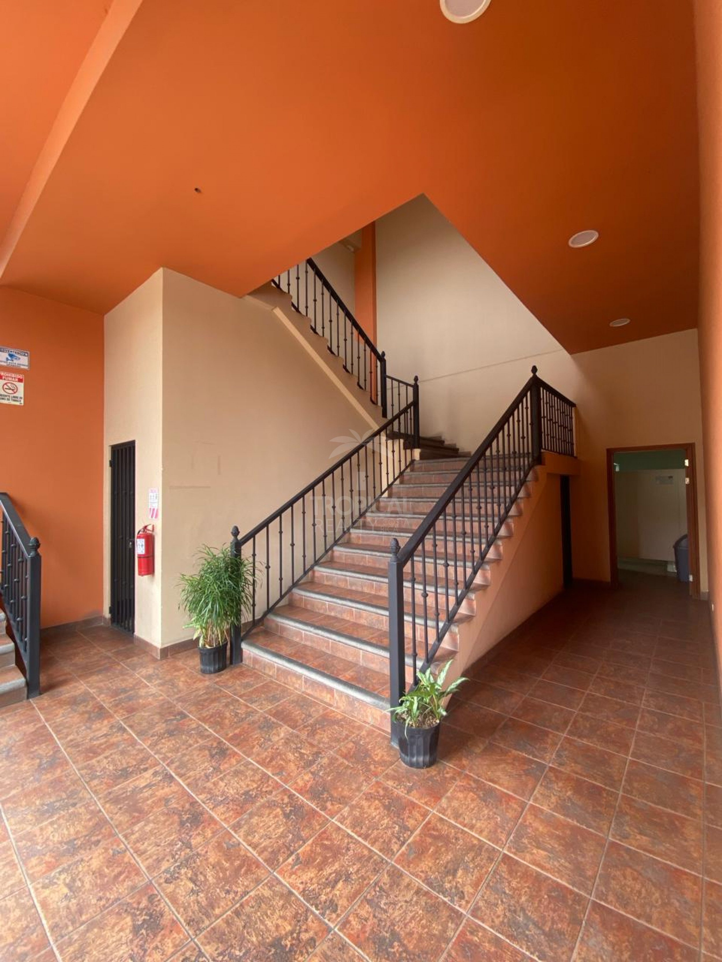 Commercial Space for Rent – Plaza Acuarium, Guachipelín, Escazú RENTED