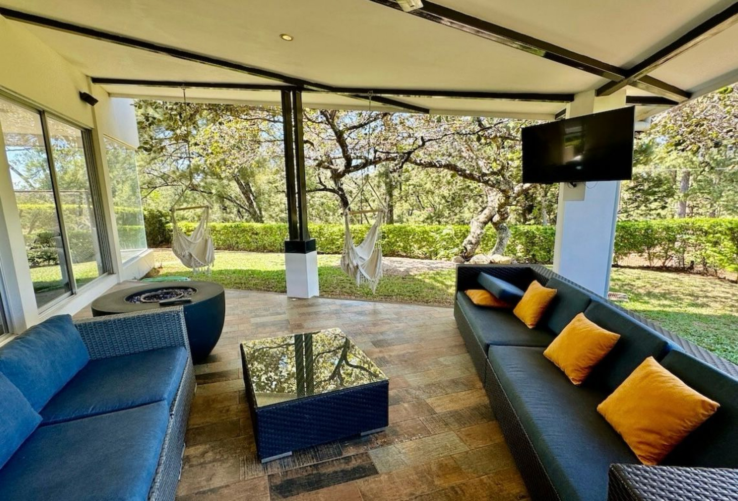 Charming two-story residence in Los Reyes La Guacima SOLD