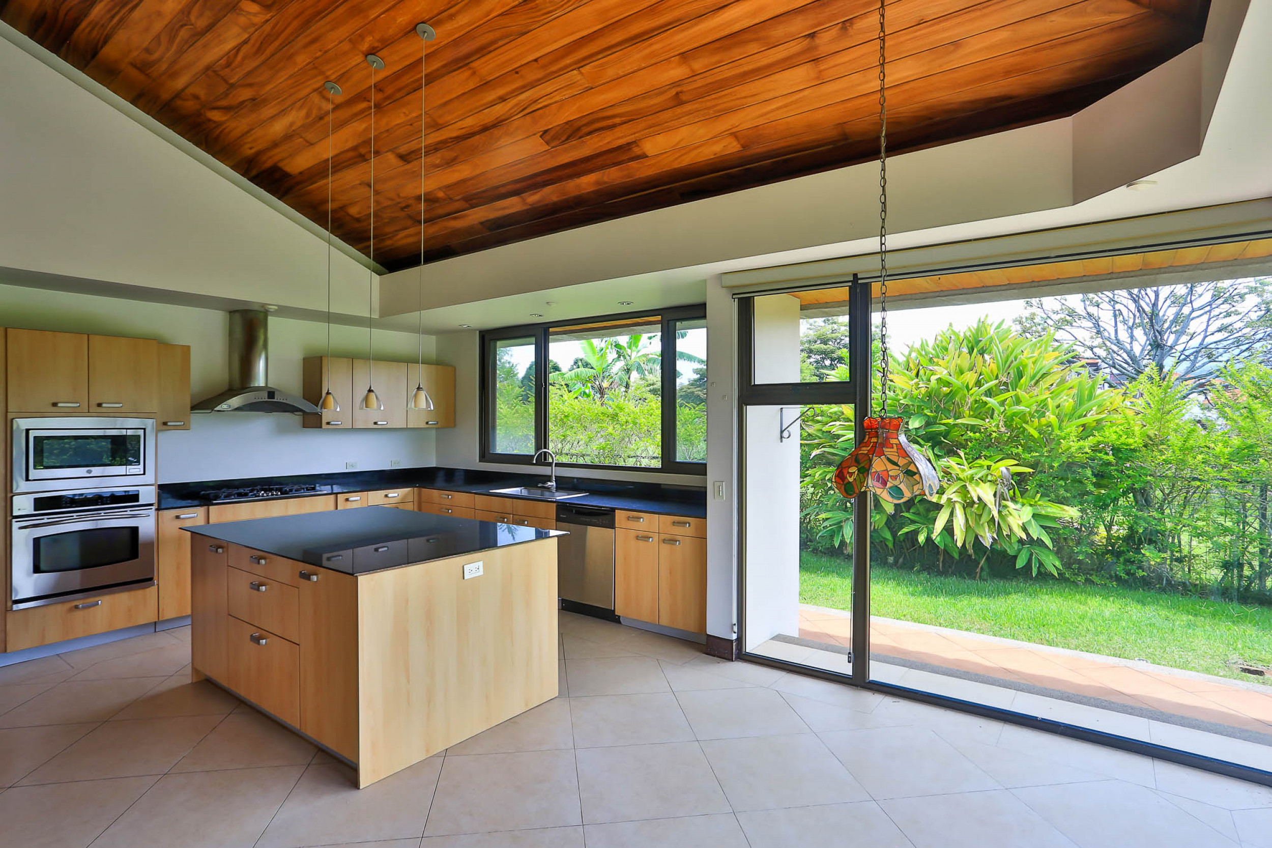 For Sale: Stunning Luxury Home in Monteran, Granadilla – Premier Location and Exclusive Privacy