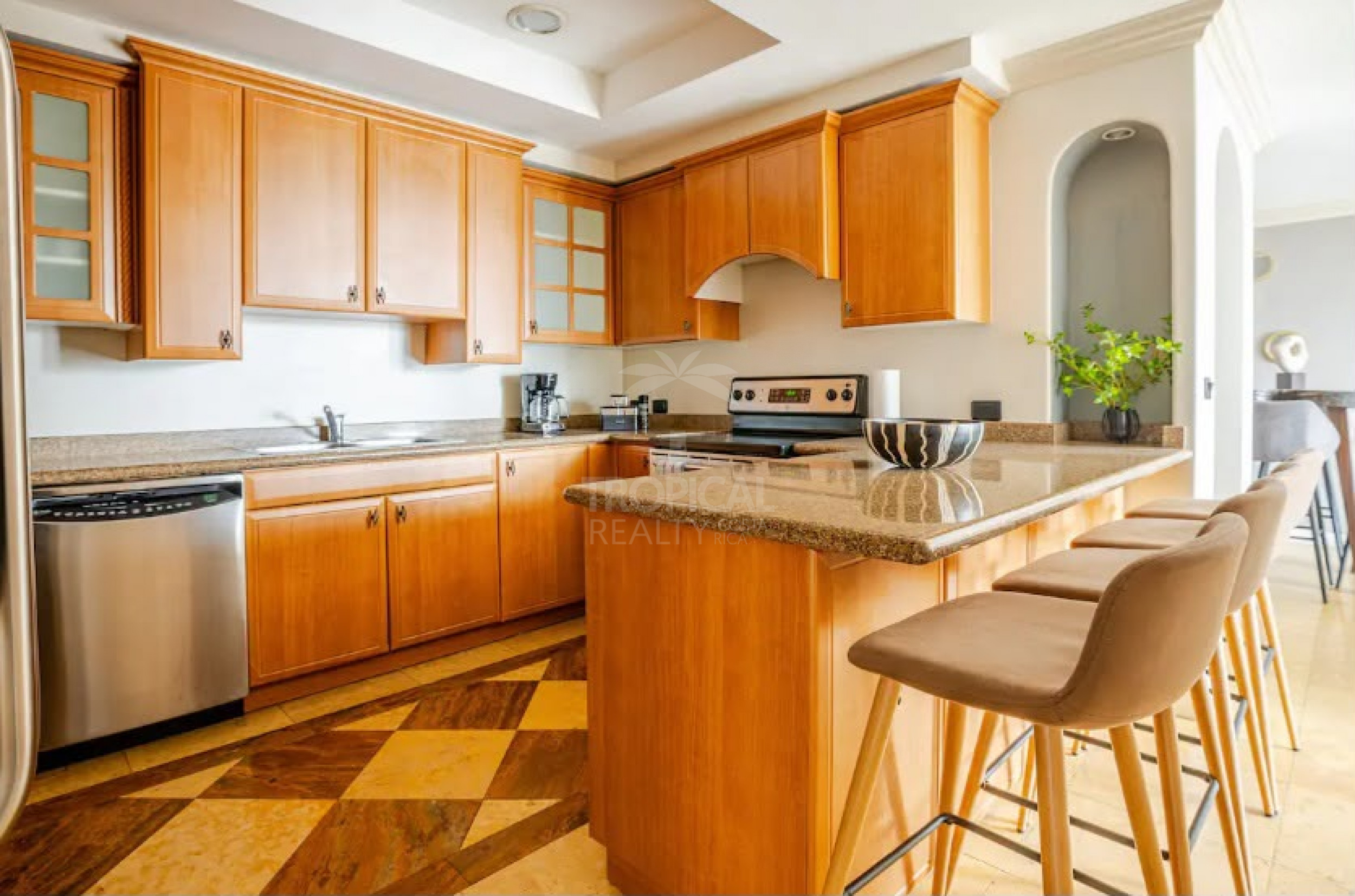 Exclusive Fully Furnished Apartment in Trejos Montealegre, Escazú