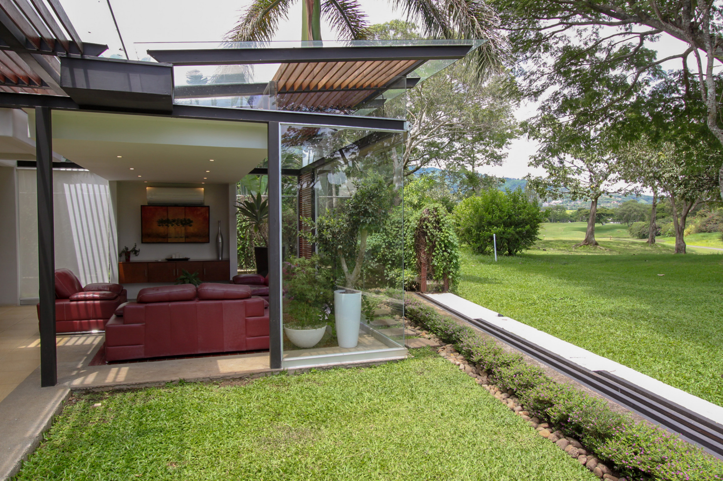 Modern Golf Course Haven: Spectacular Home in Valle del Sol, Santa Ana