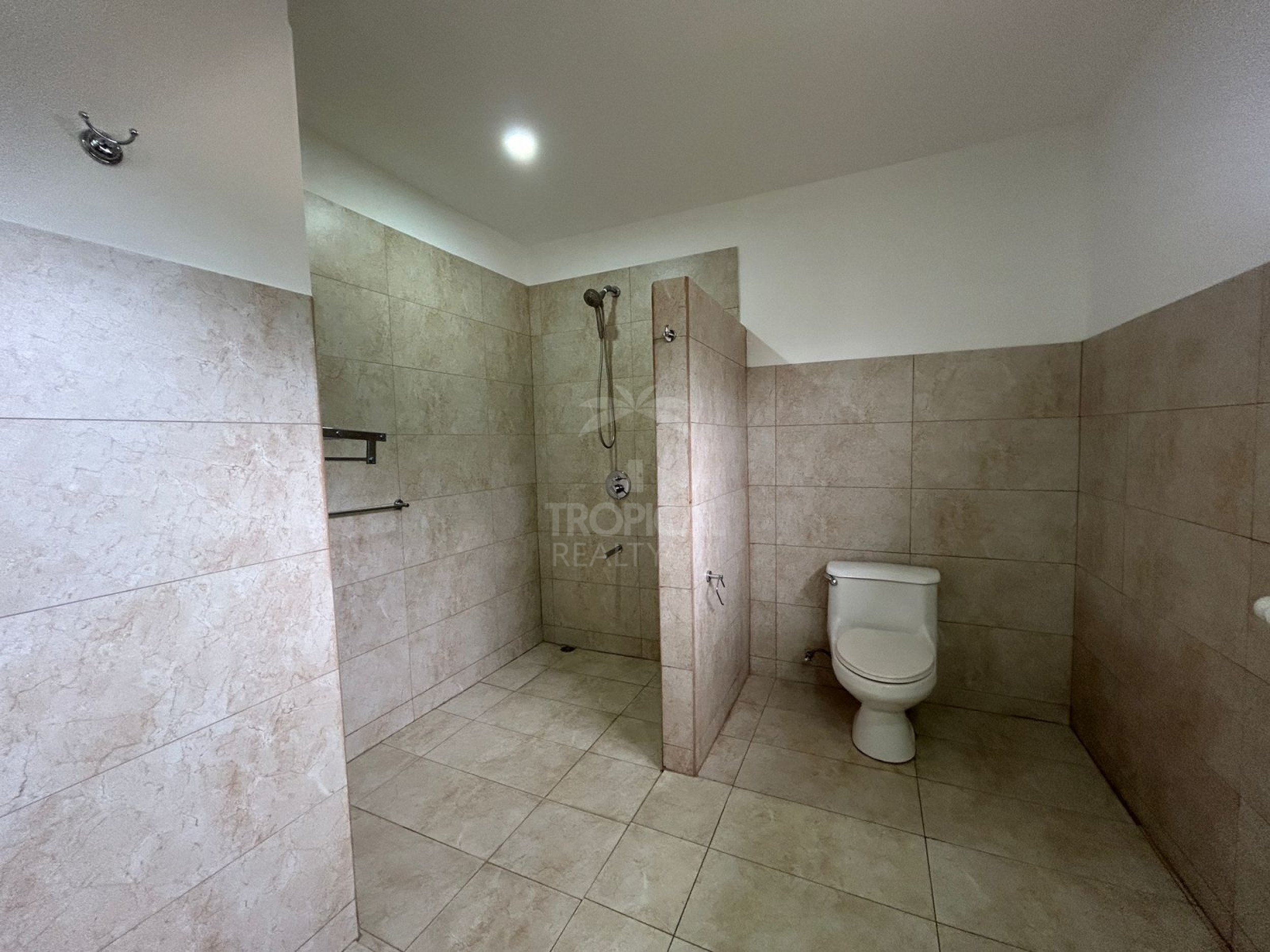 House for Sale in Escazú Gated Community Near World Gym – 3 Bedrooms, Office & Private Garden