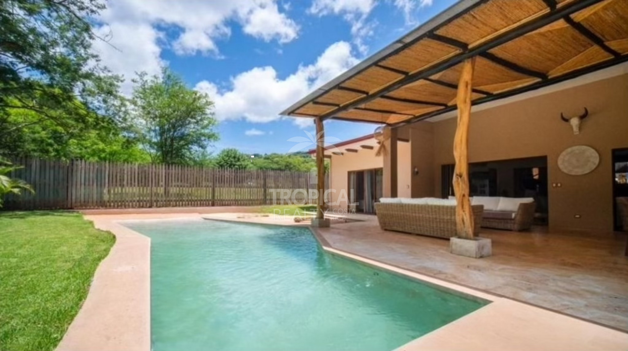 Luxurious Boutique Hotel for Sale: Potrero Beach Paradise, Guanacaste