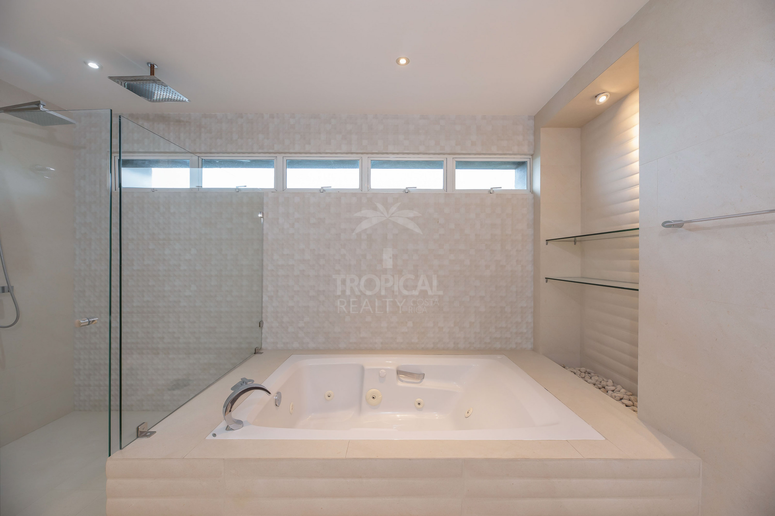 Panoramic 3-Bed Luxury Condo for Sale in Jaboncillos, Escazú | Walk to La Paco