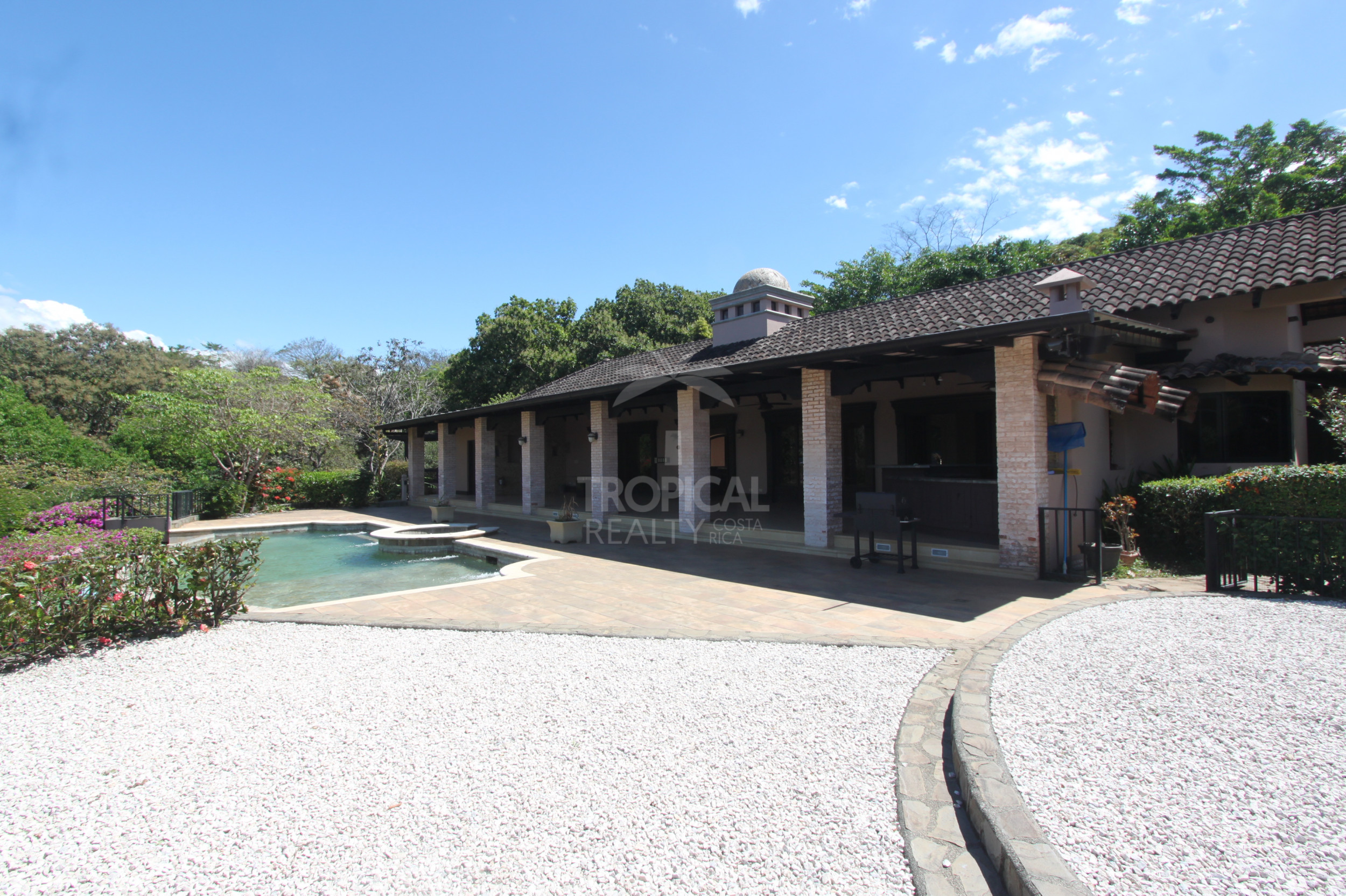 Luxury Home in La Guácima with Private Forest & Panoramic Views