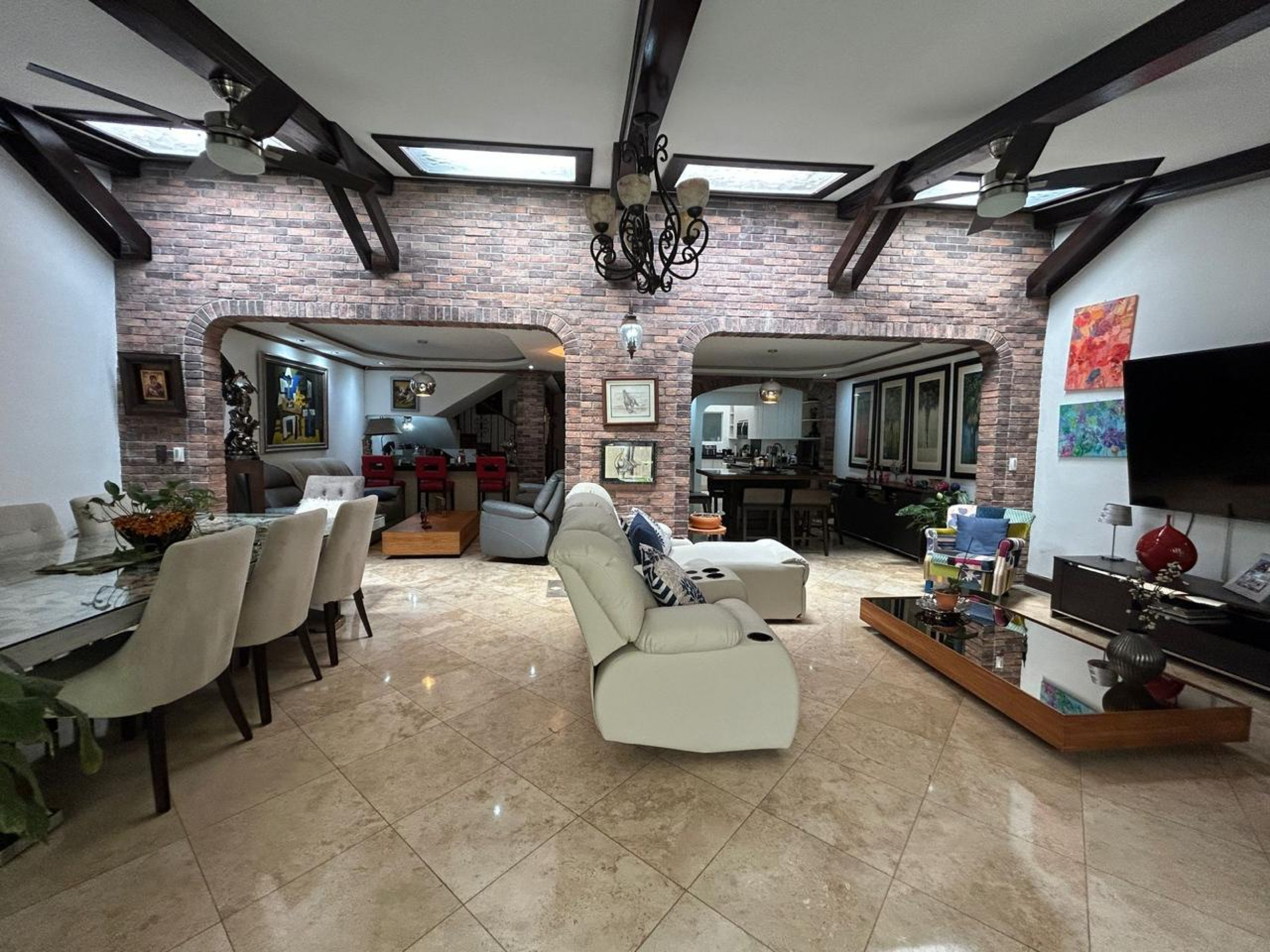 Luxury Residence in Guachipelín: Space, Elegance & Exclusivity