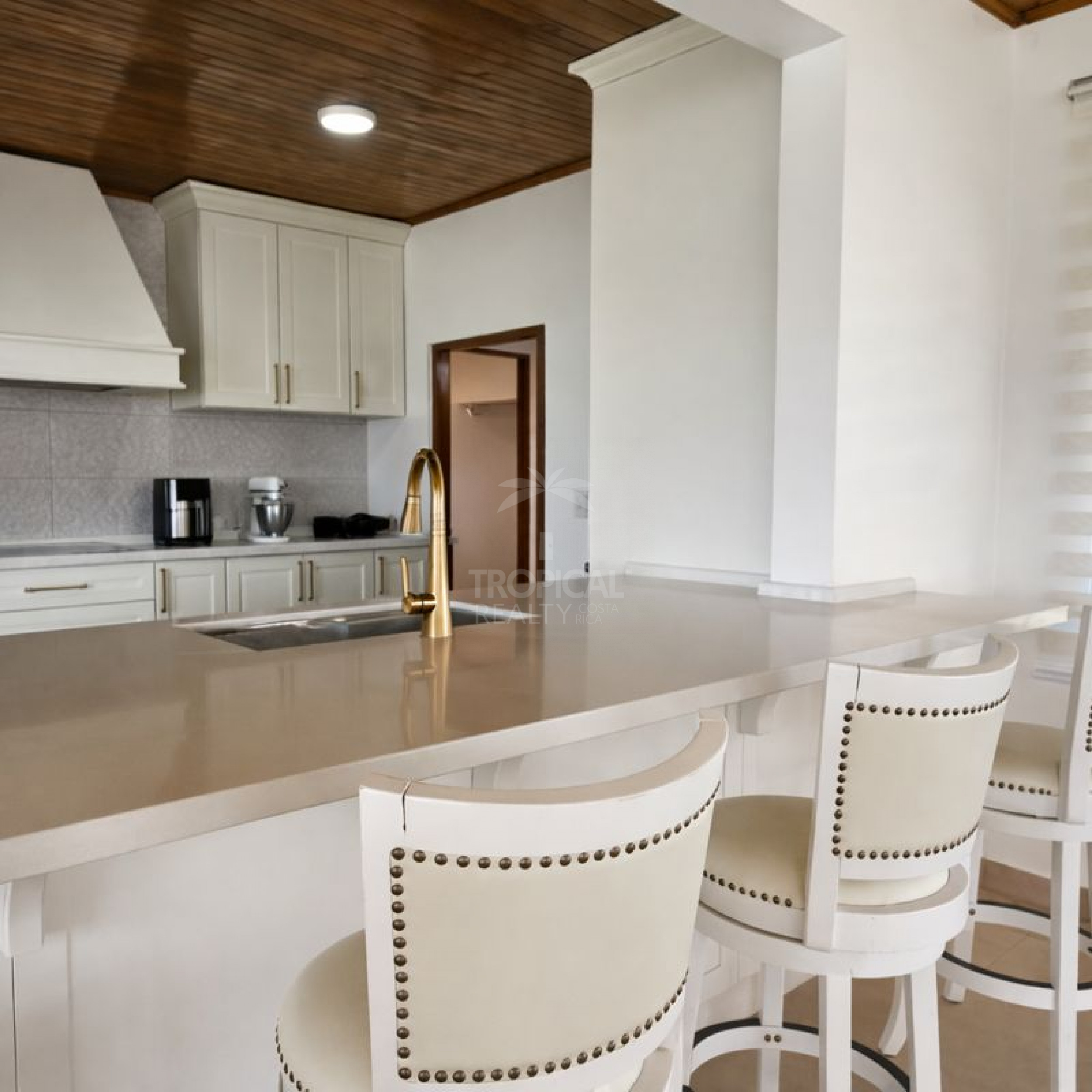 Luxury One-Story Home in Escazú | 5 En-Suite Bedrooms | $695,000 USD