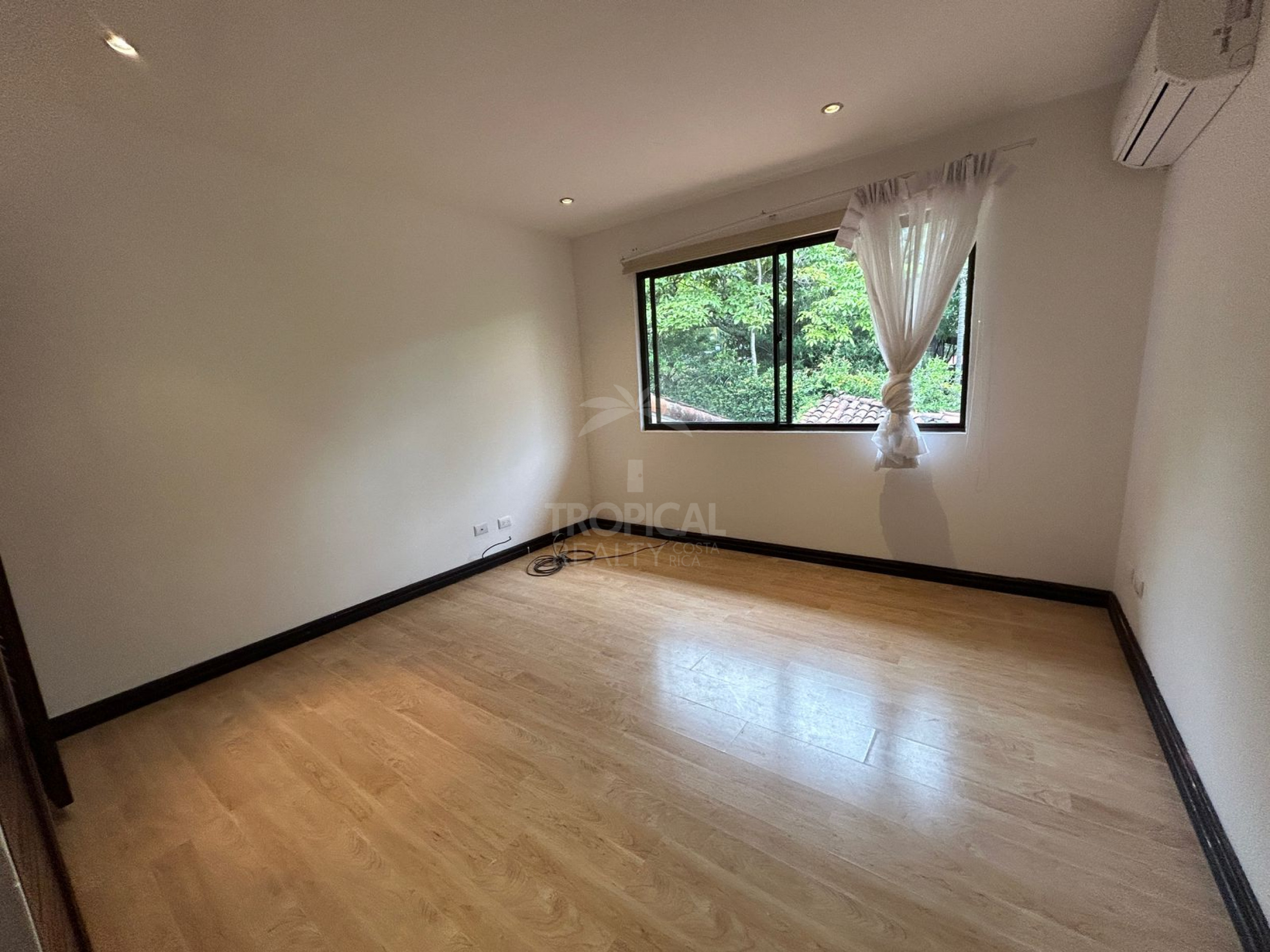 House for Sale in Escazú Gated Community Near World Gym – 3 Bedrooms, Office & Private Garden