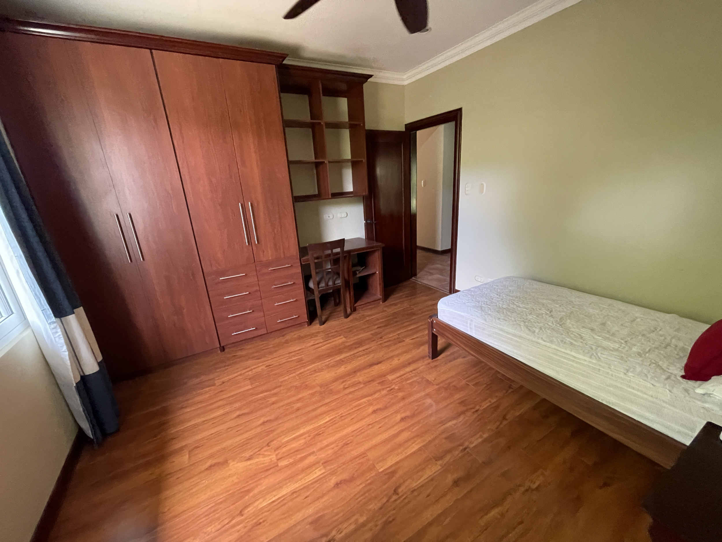 House for sale in Ciudad Colón, El Rodeo – With Pool and Spacious Green Areas
