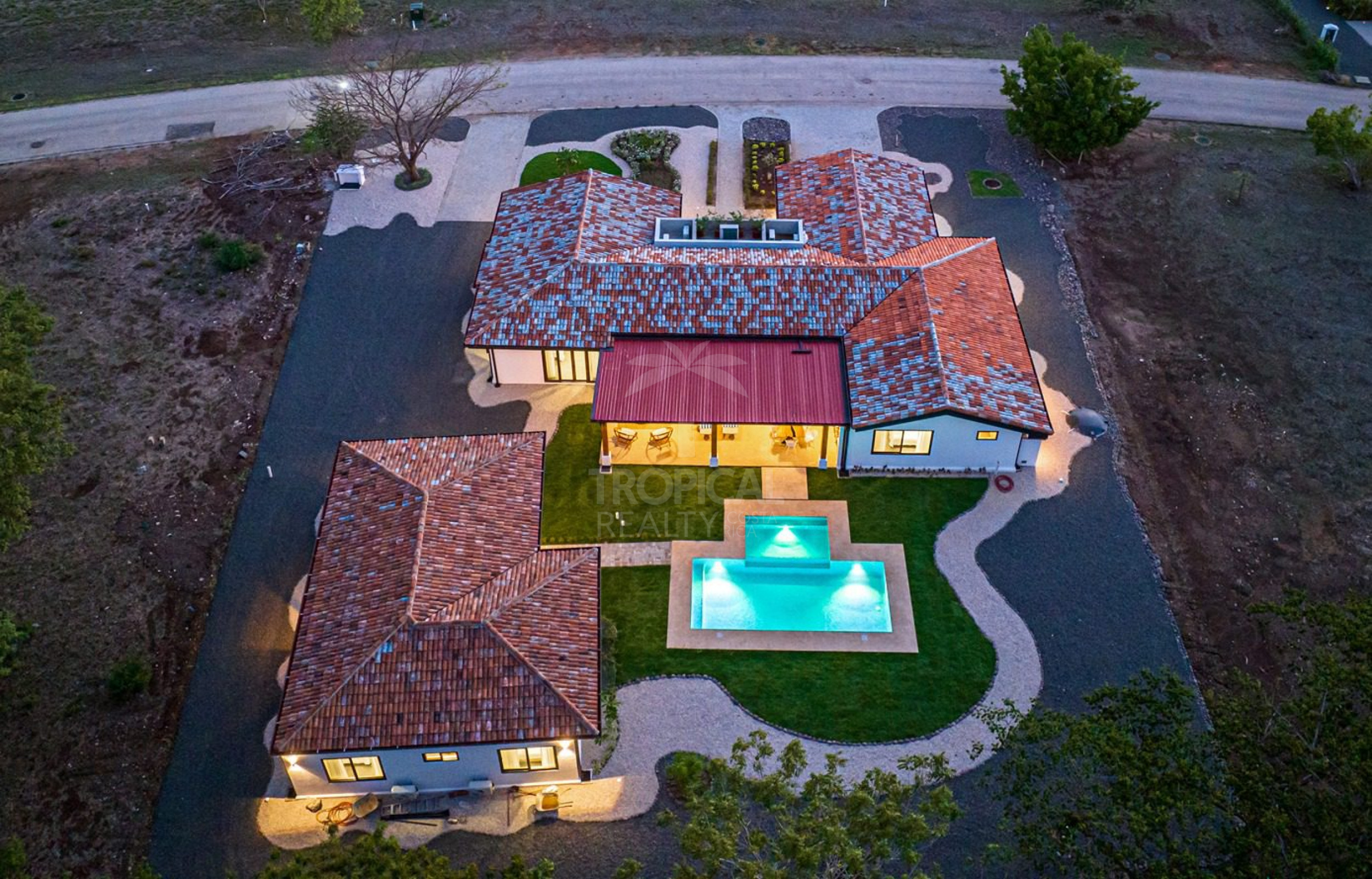 Luxury Villa in Hacienda Pinilla – Guest House, Private Pool & Resort-Style Living