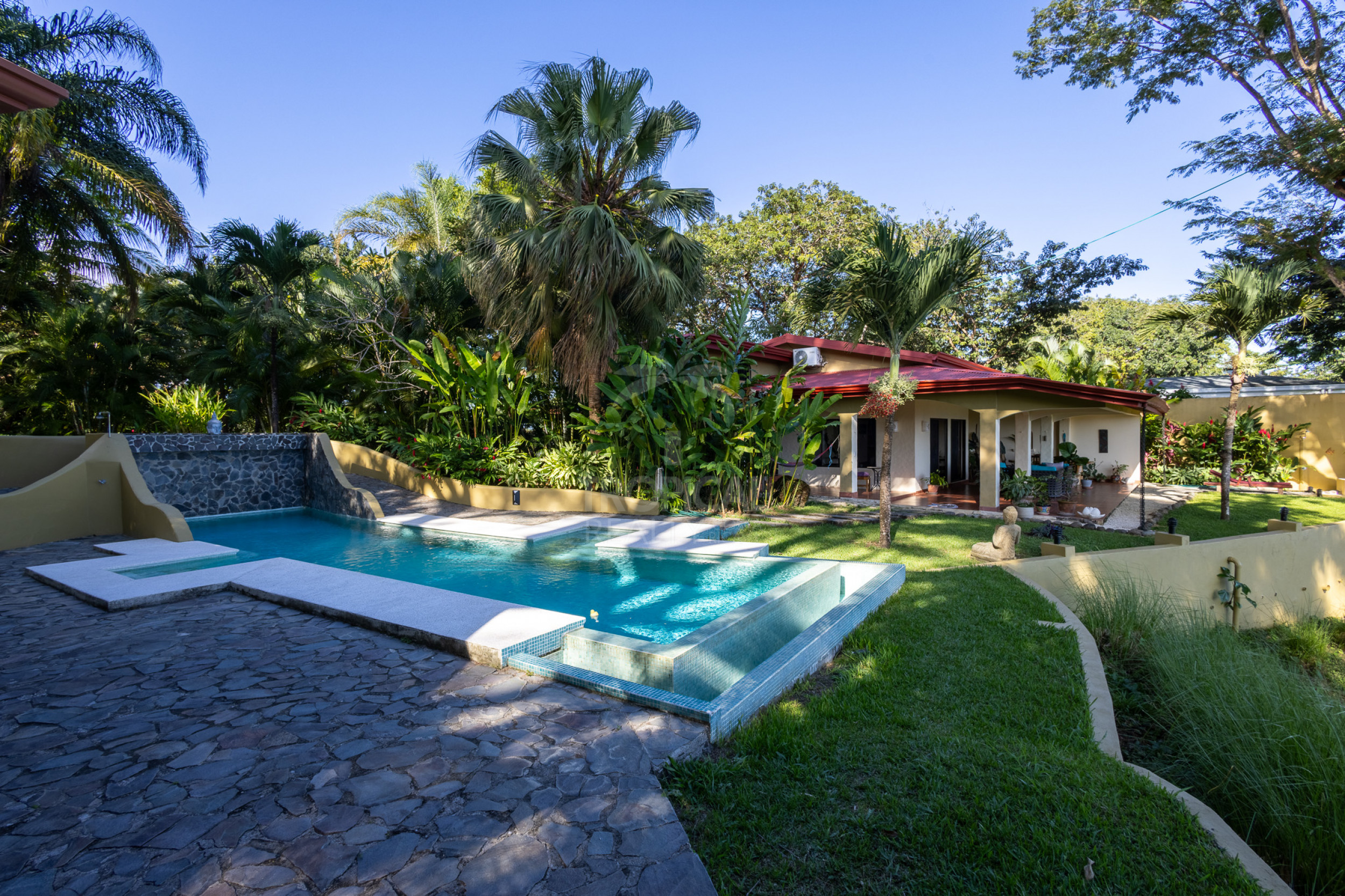 Propiedad con Vista al Mar en Venta en Montezuma, Costa Rica