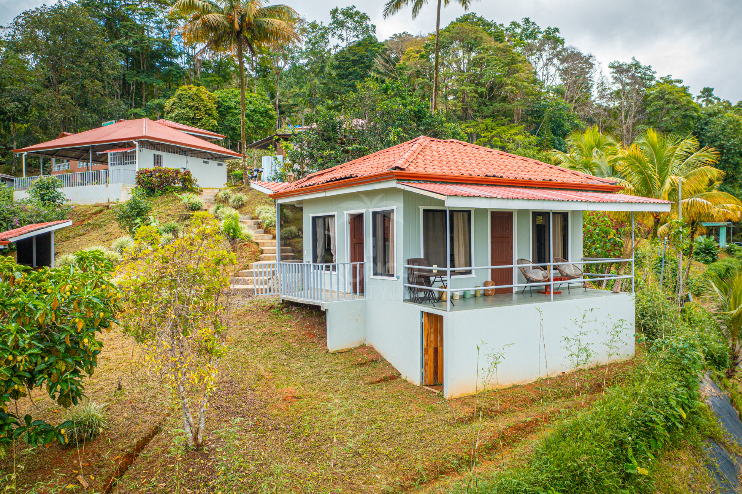 Ocean-View Boutique Hotel in Dominical – 13 Turn-Key Units on 1 Hectare