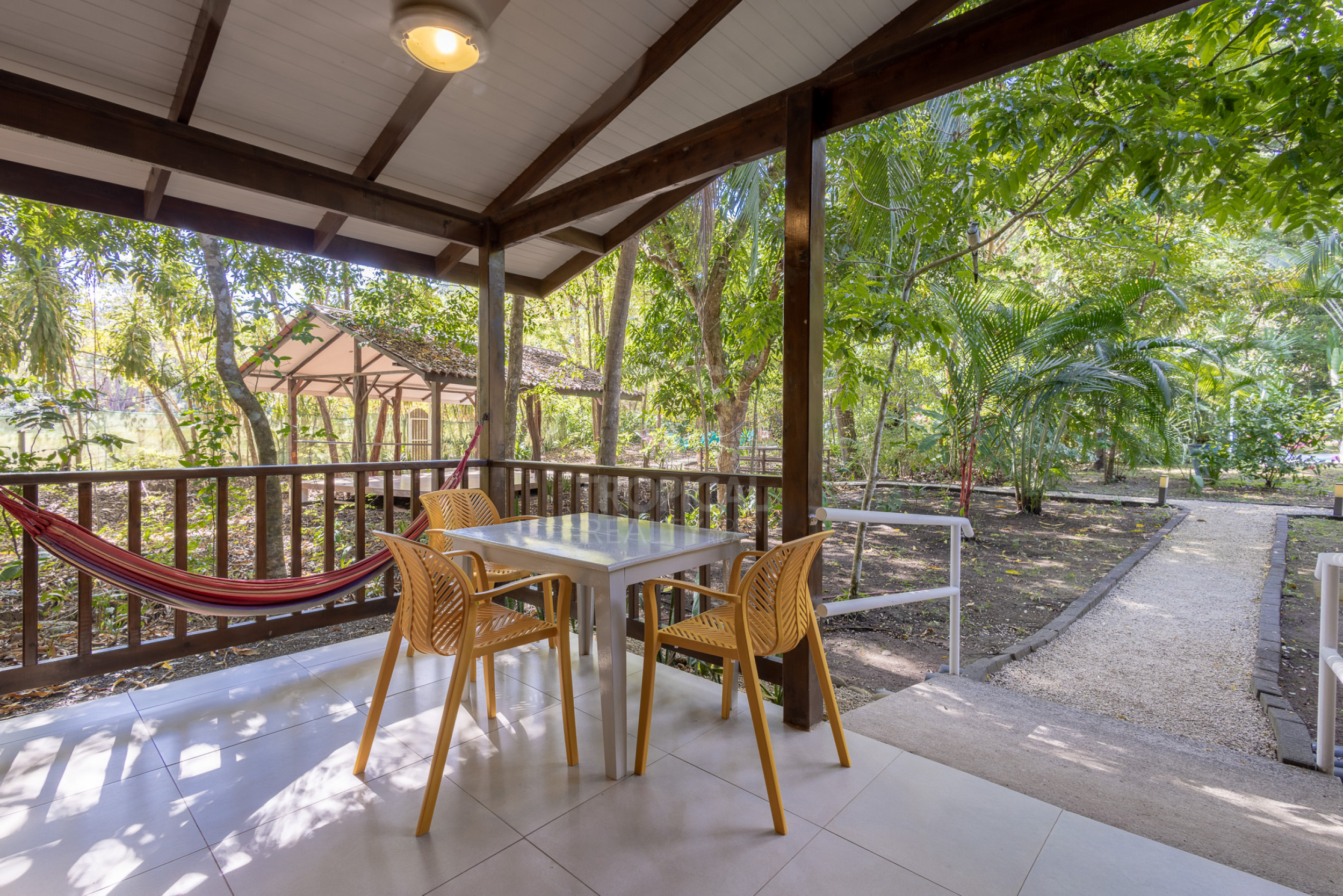 Cabañas en Venta en Montezuma | Inversión Turnkey cerca de Los Cedros