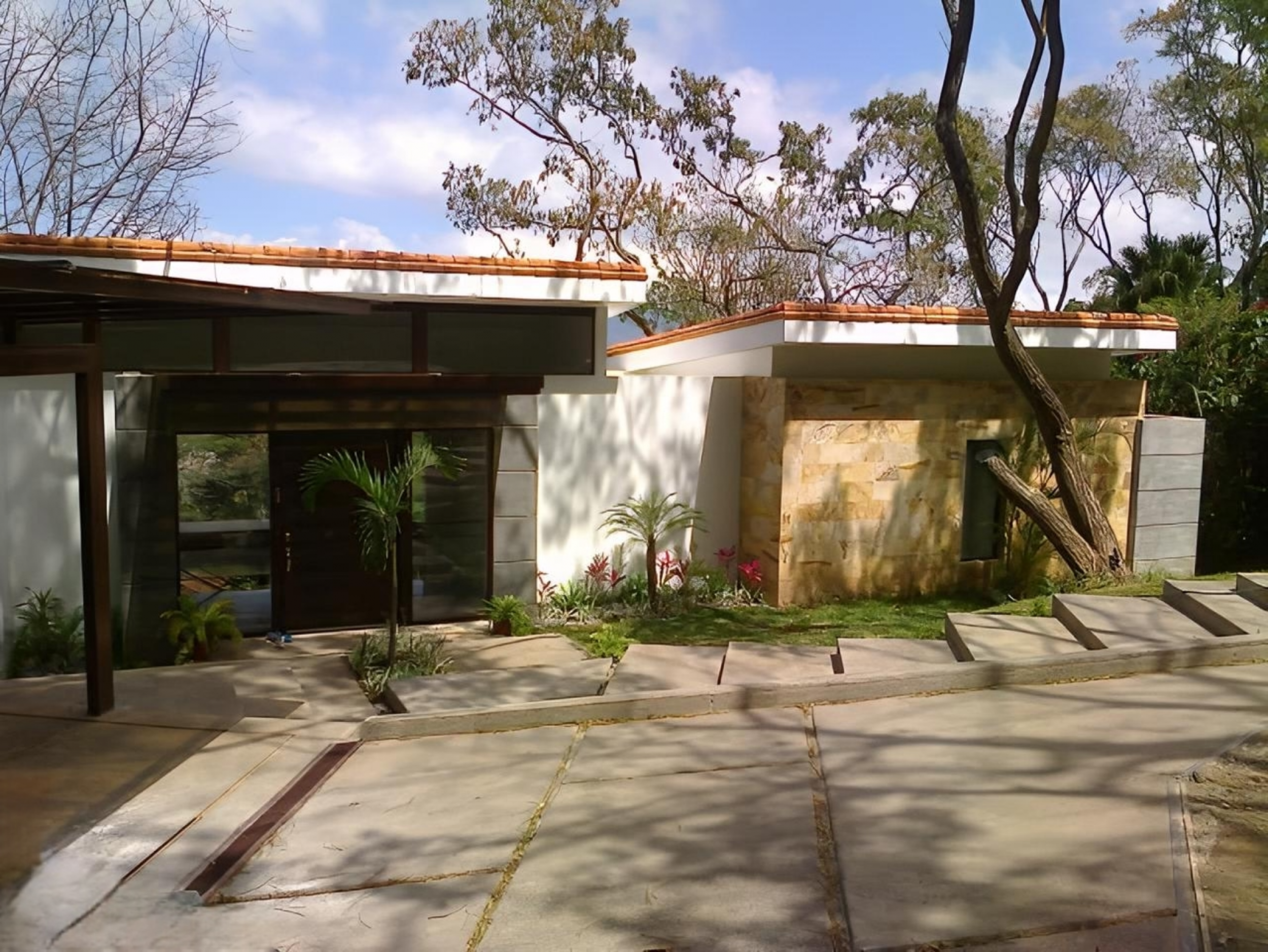 Exclusive Mountain Home in a High-End Private Gated Community – Santa Ana
