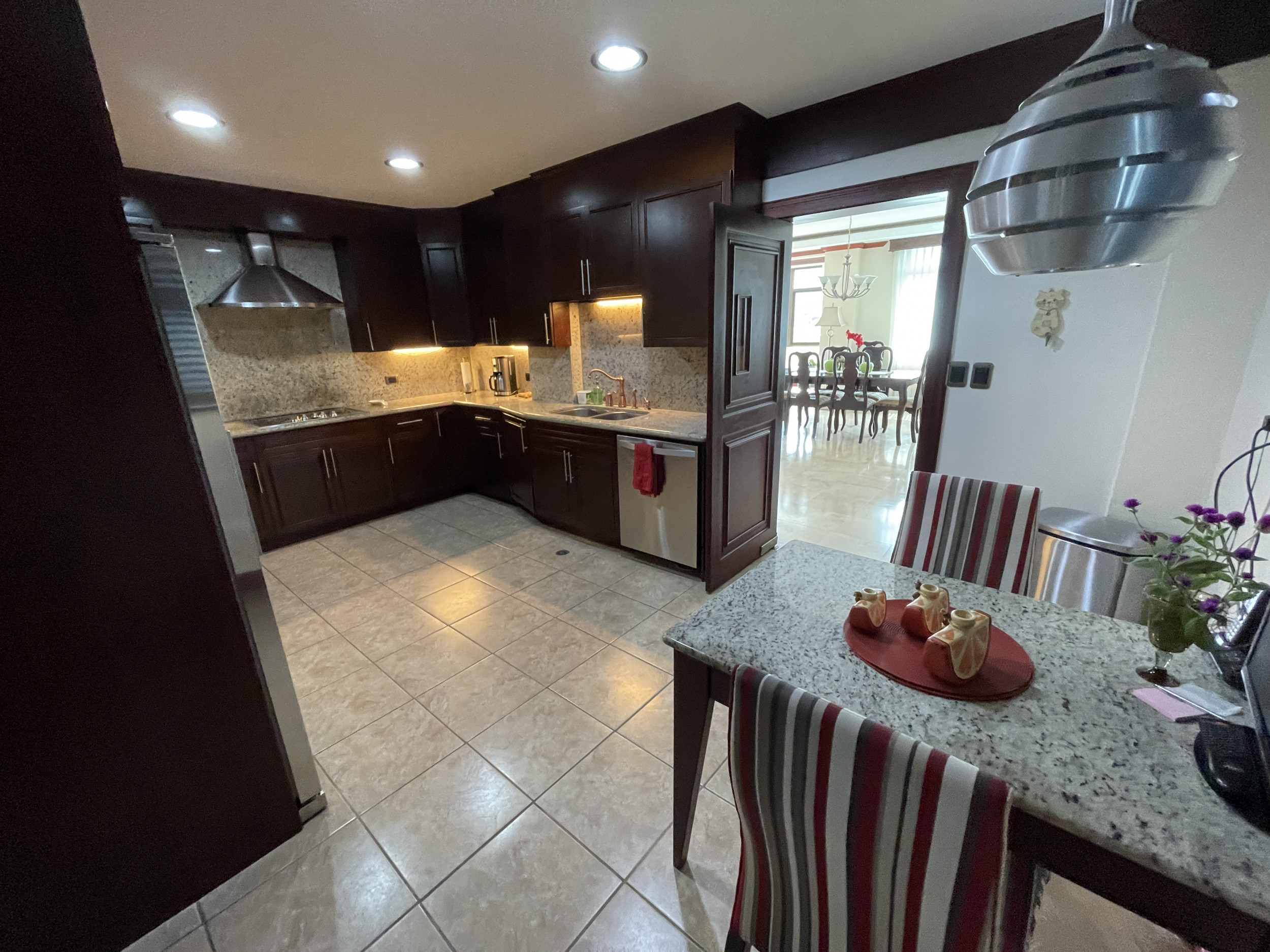 Trejos Montealegre, elegant apartment for sale SOLD