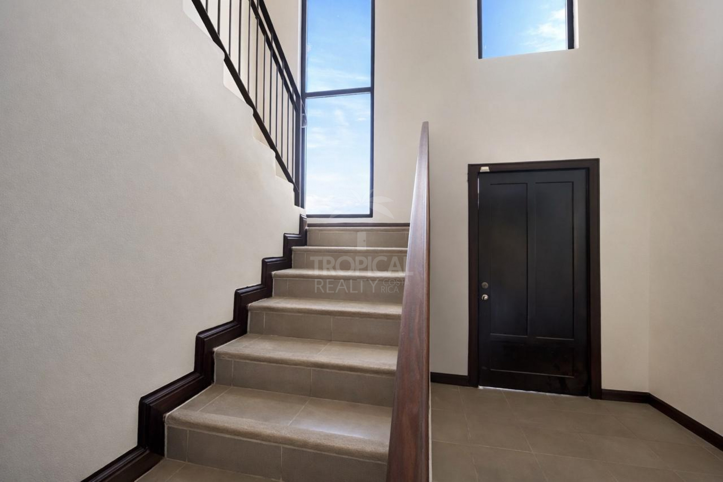Remodeled Home for Rent in Gated Community – Piedades, Santa Ana