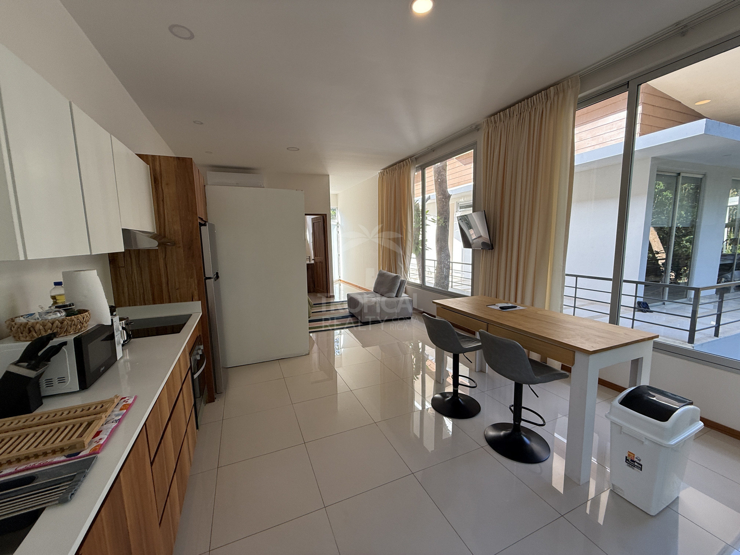 Long-Term Rental: Furnished 1-Bedroom Apartment in Surfside, Playa Potrero