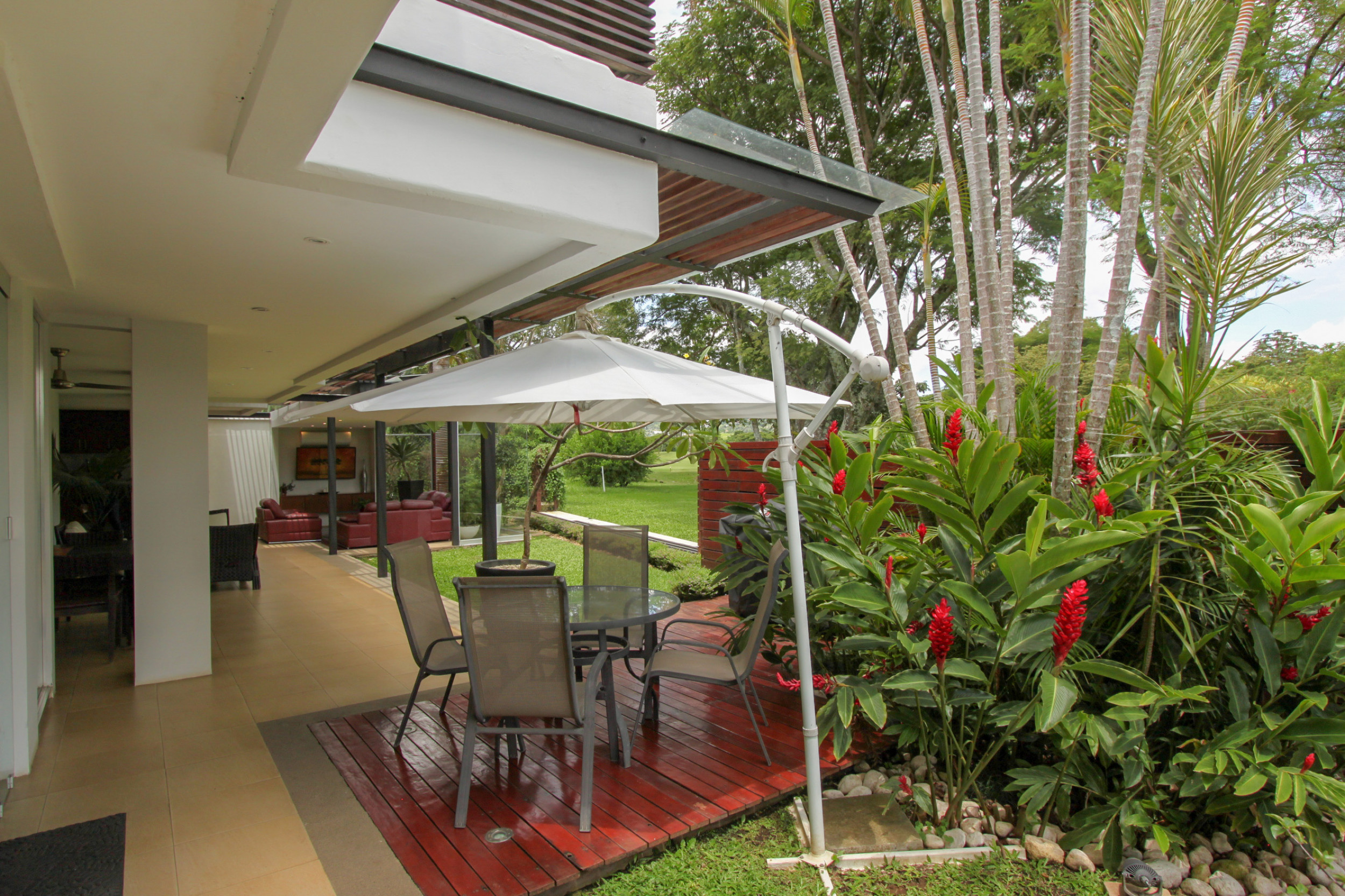 Modern Golf Course Haven: Spectacular Home in Valle del Sol, Santa Ana