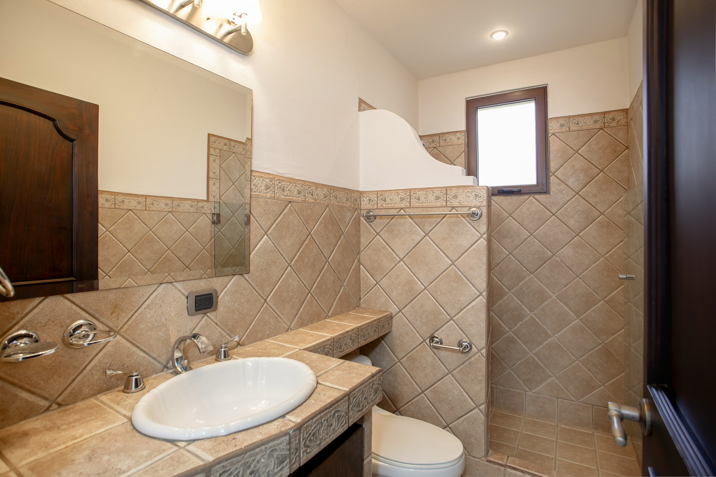 Stunning Single-Level Home in Bosques de Lindora, Santa Ana | 4 Bedrooms, Luxury Amenities & Prime Location